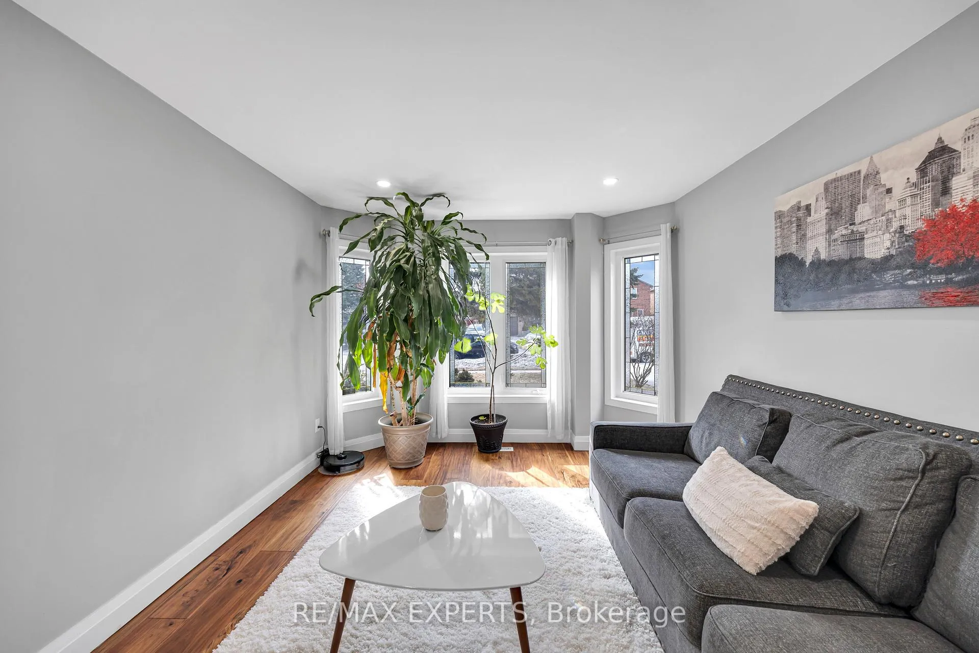 Photo 6 of 28 Bishop Drive, Barrie, Ardagh — HOMEH
