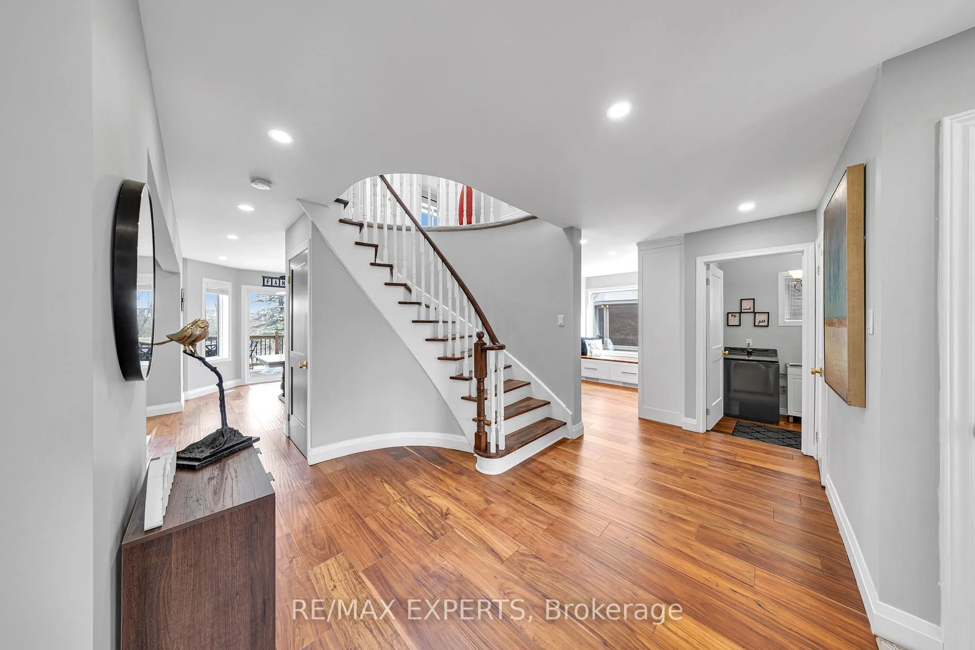 Photo 8 of 28 Bishop Drive, Barrie, Ardagh — HOMEH