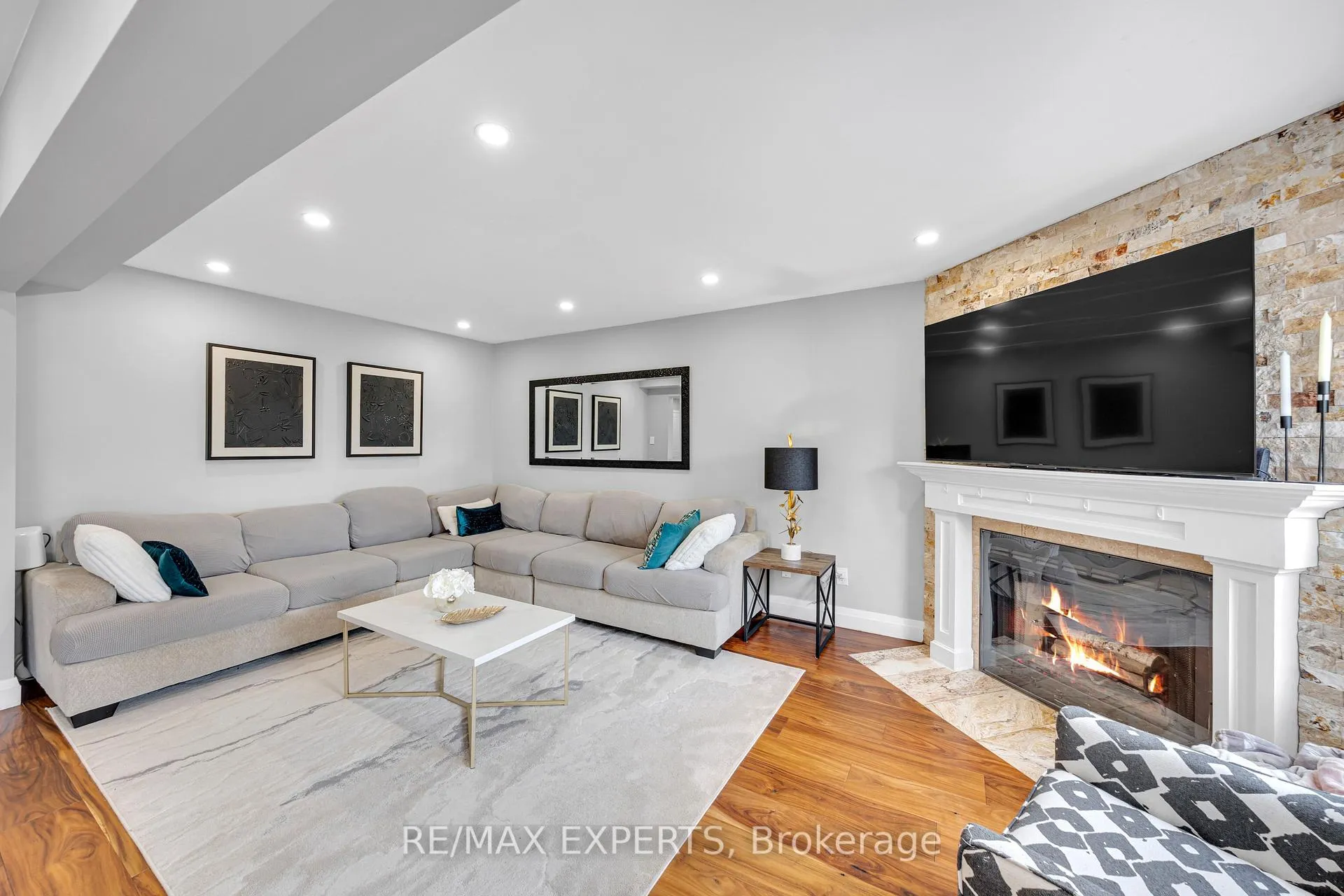Photo 12 of 28 Bishop Drive, Barrie, Ardagh — HOMEH