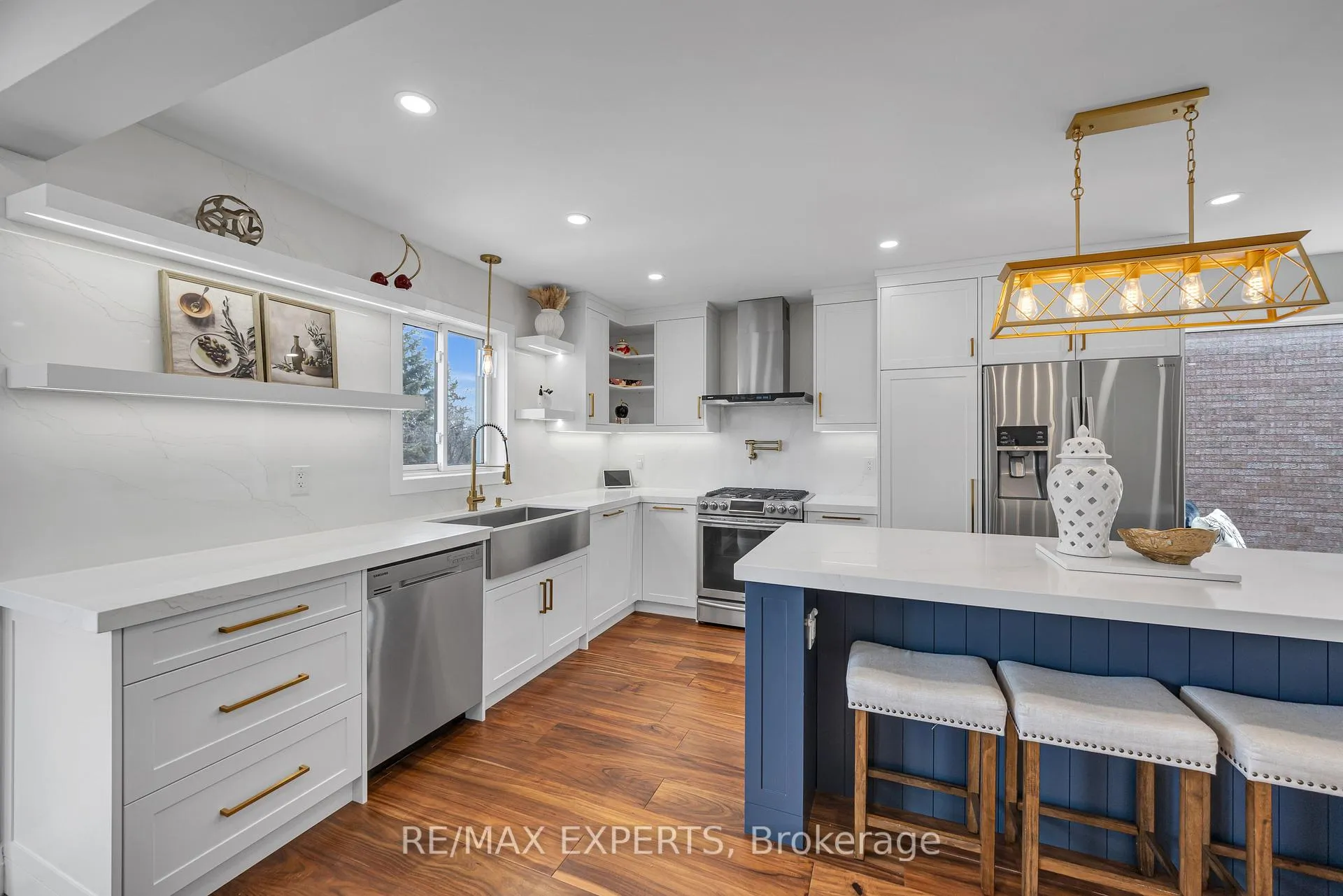 Photo 17 of 28 Bishop Drive, Barrie, Ardagh — HOMEH
