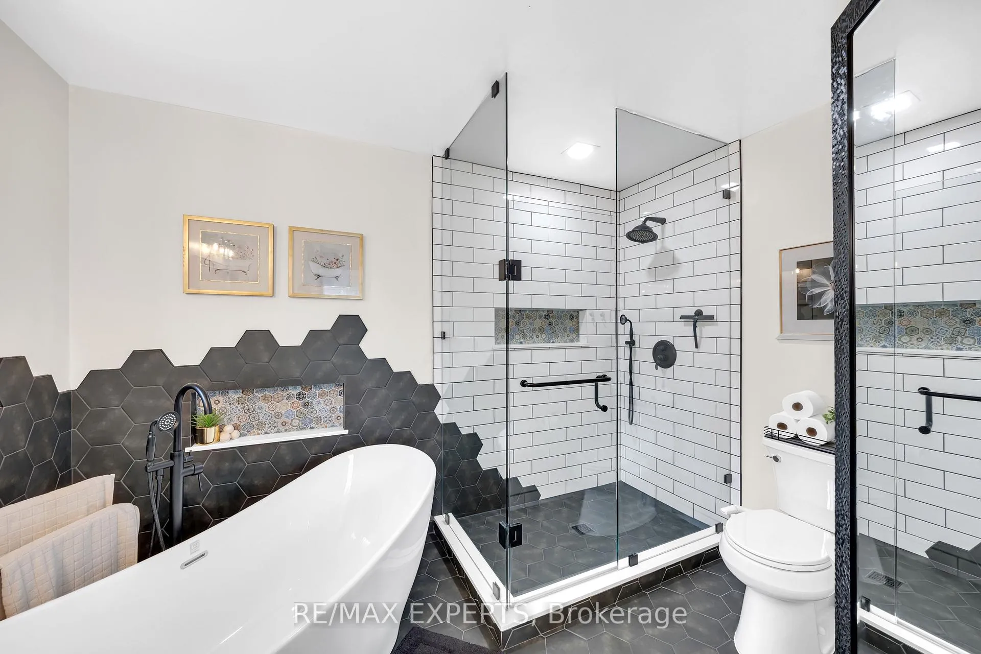 Photo 30 of 28 Bishop Drive, Barrie, Ardagh — HOMEH