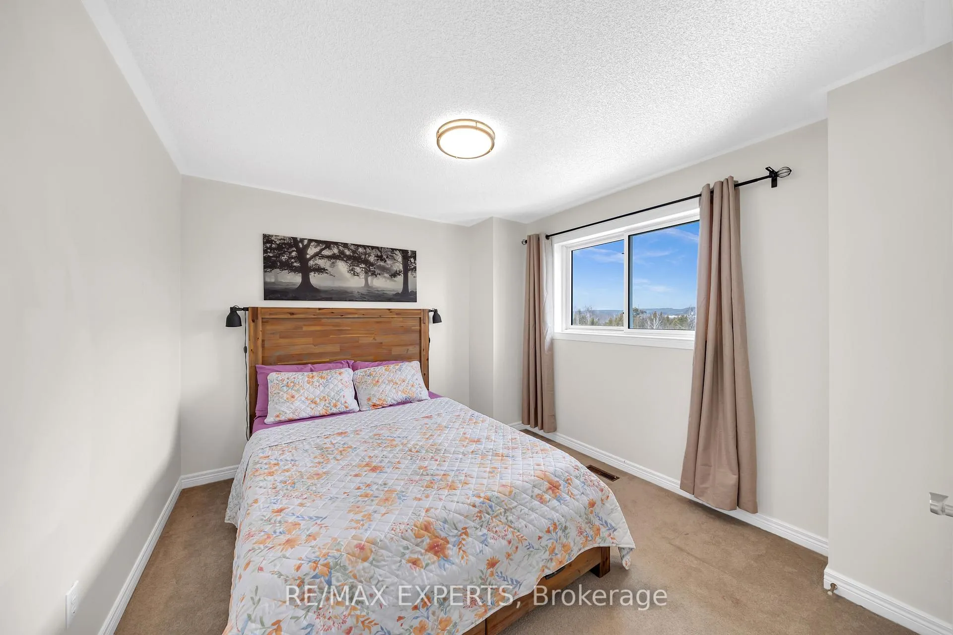 Photo 33 of 28 Bishop Drive, Barrie, Ardagh — HOMEH