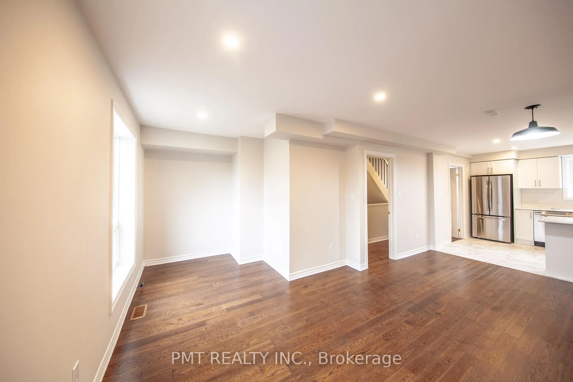 Photo 3 of 18 Darrell Avenue, Toronto, East End-Danforth — HOMEH