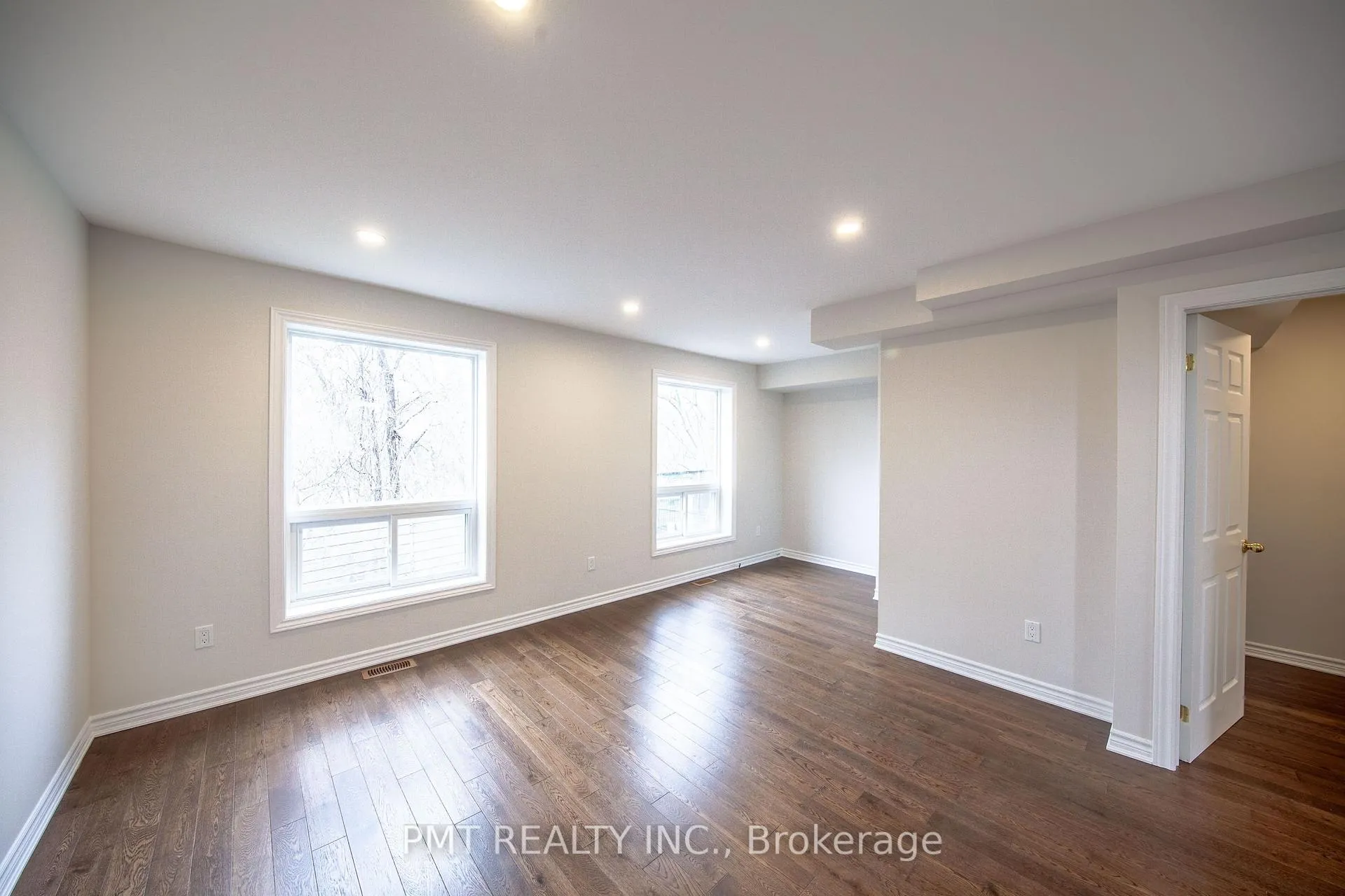 Photo 6 of 18 Darrell Avenue, Toronto, East End-Danforth — HOMEH