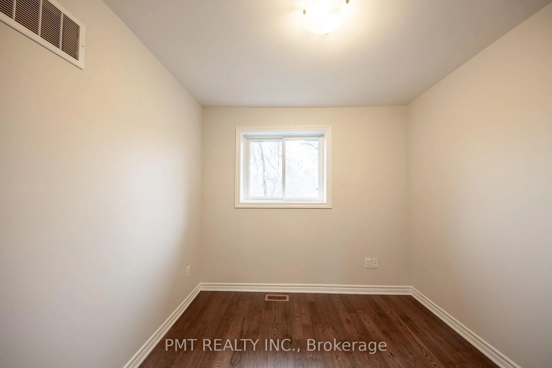 Photo 13 of 18 Darrell Avenue, Toronto, East End-Danforth — HOMEH