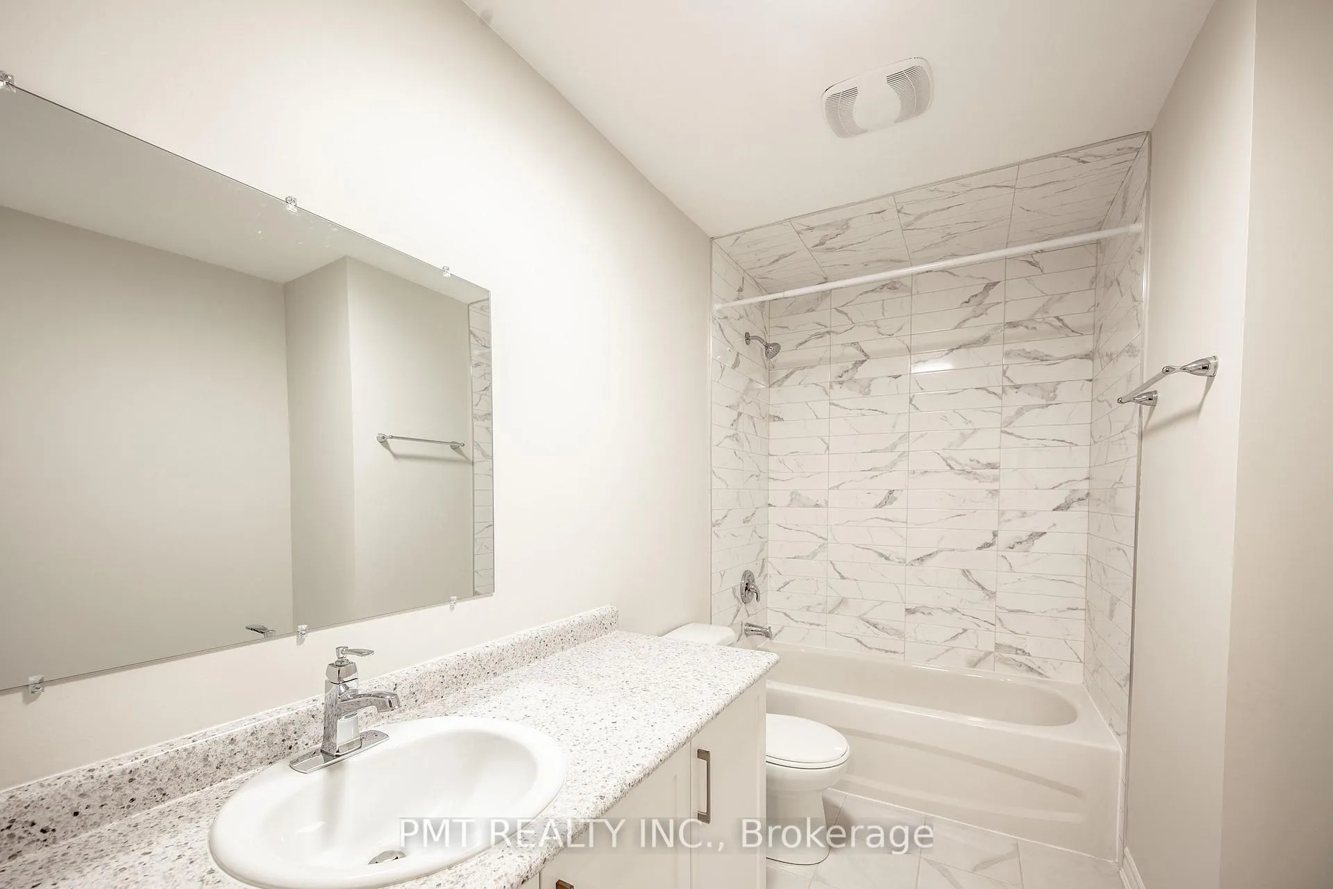 Photo 14 of 18 Darrell Avenue, Toronto, East End-Danforth — HOMEH