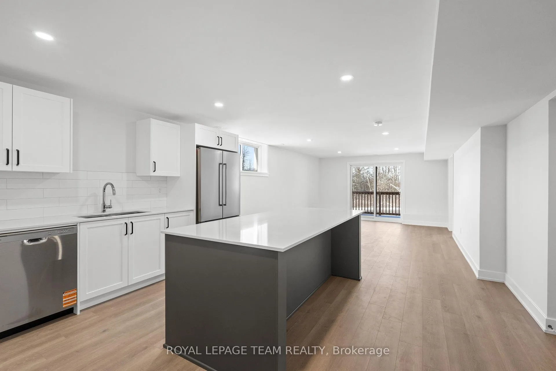 Photo 5 of Unit 2, 1108 Moore Street, Brockville — HOMEH