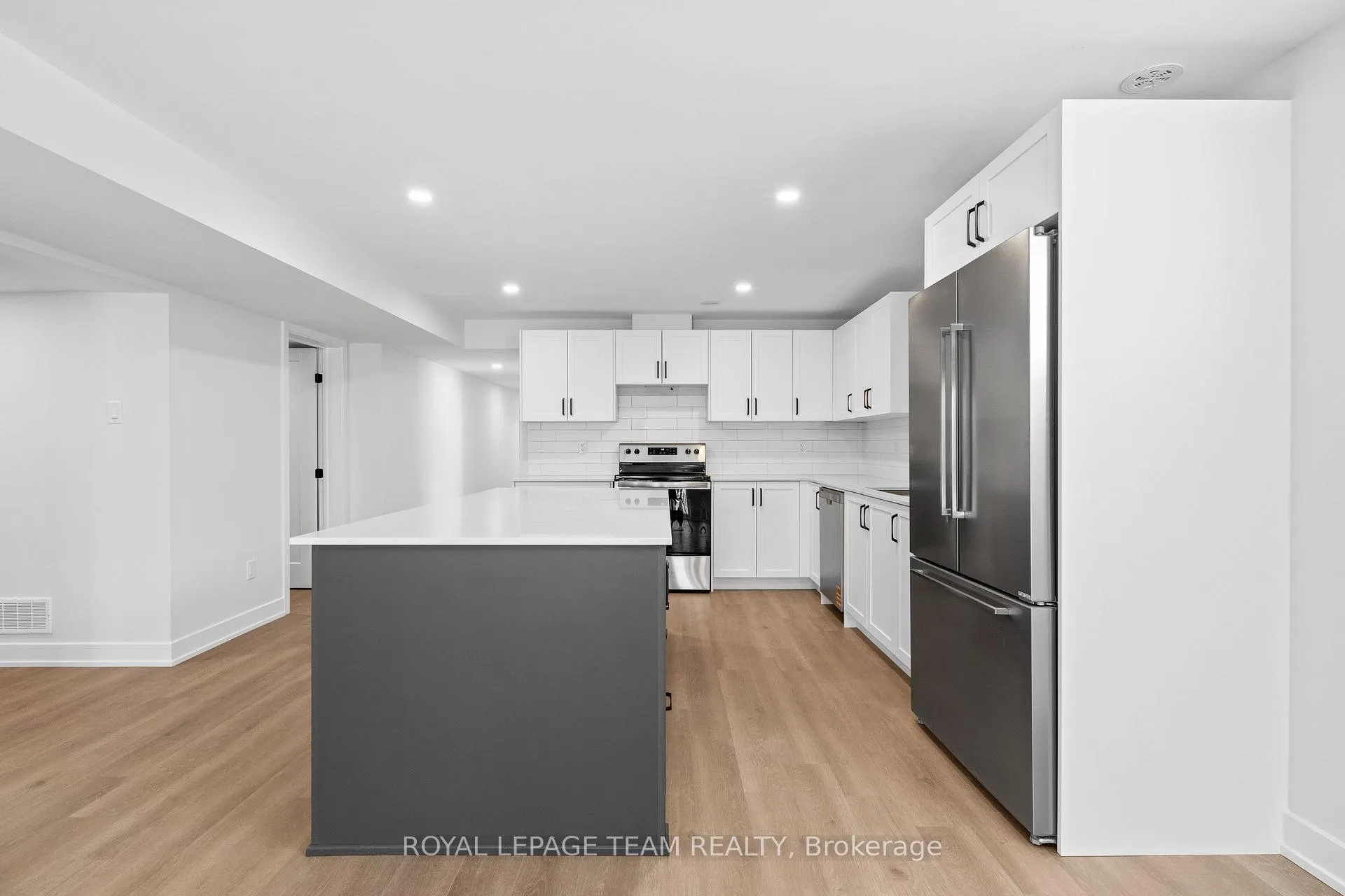 Photo 10 of Unit 2, 1108 Moore Street, Brockville — HOMEH