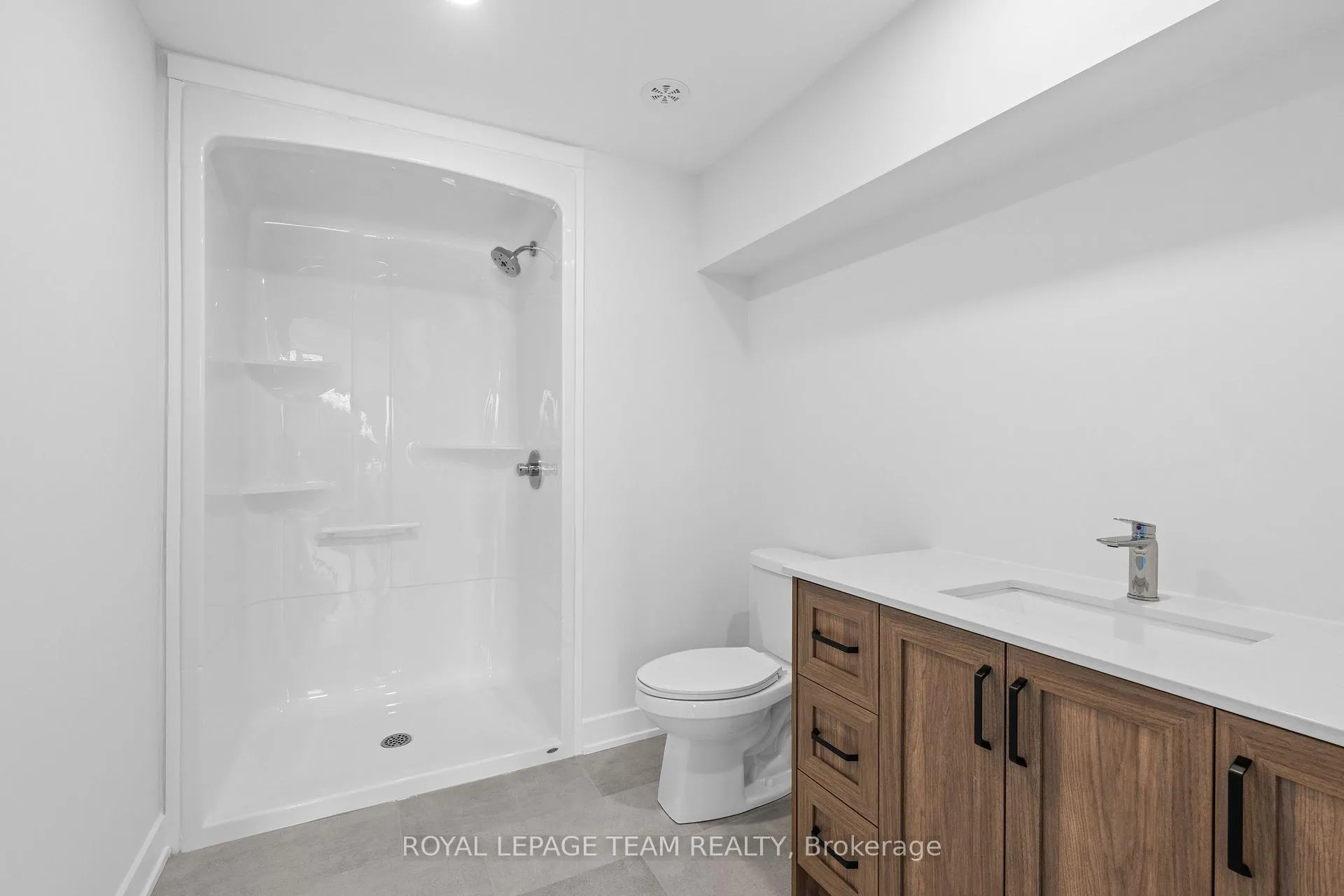 Photo 17 of Unit 2, 1108 Moore Street, Brockville — HOMEH
