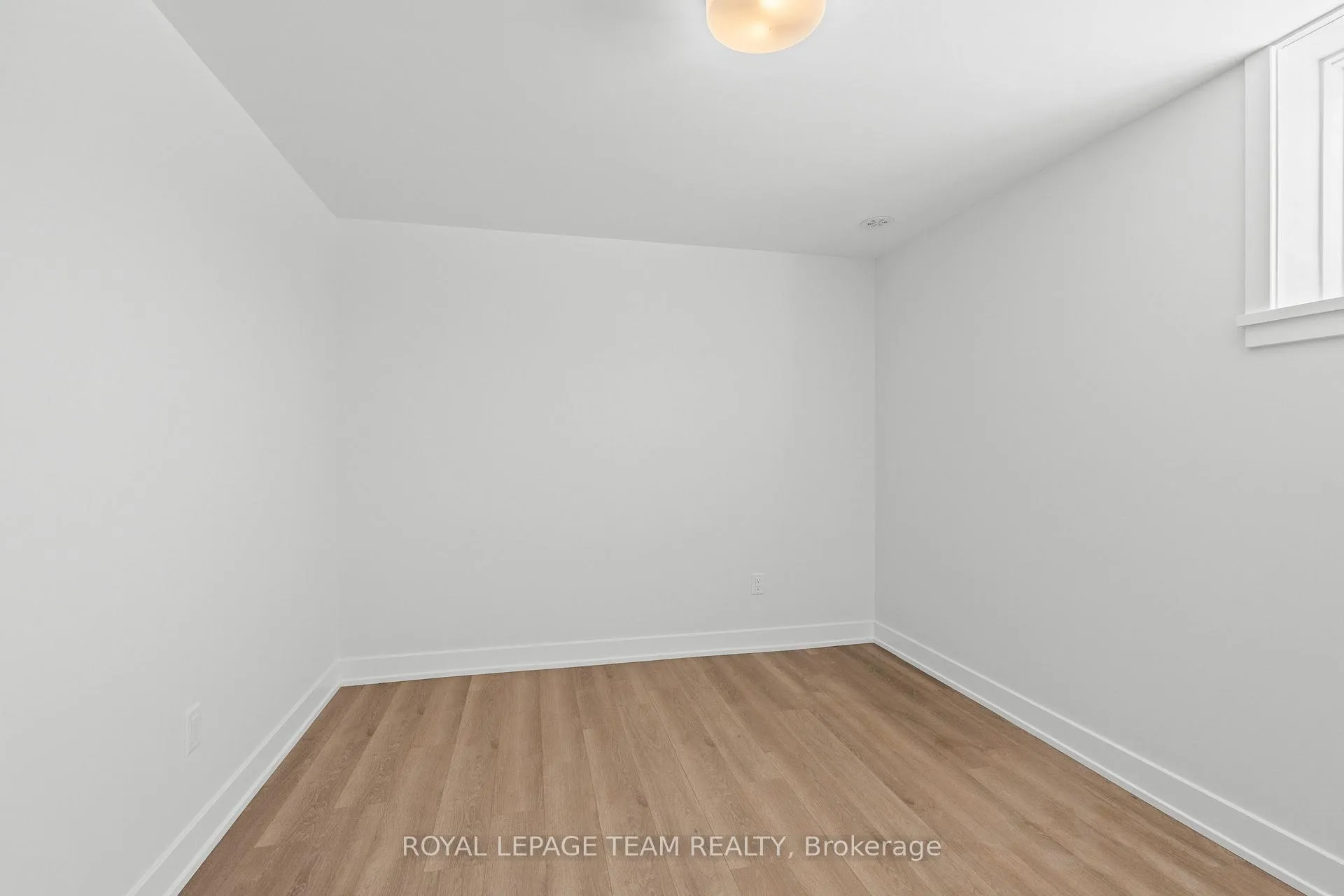 Photo 23 of Unit 2, 1108 Moore Street, Brockville — HOMEH
