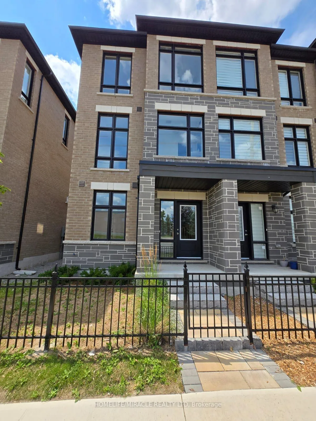 Photo 1 of 1431 Coral Spgs Path, Oshawa, Taunton — HOMEH