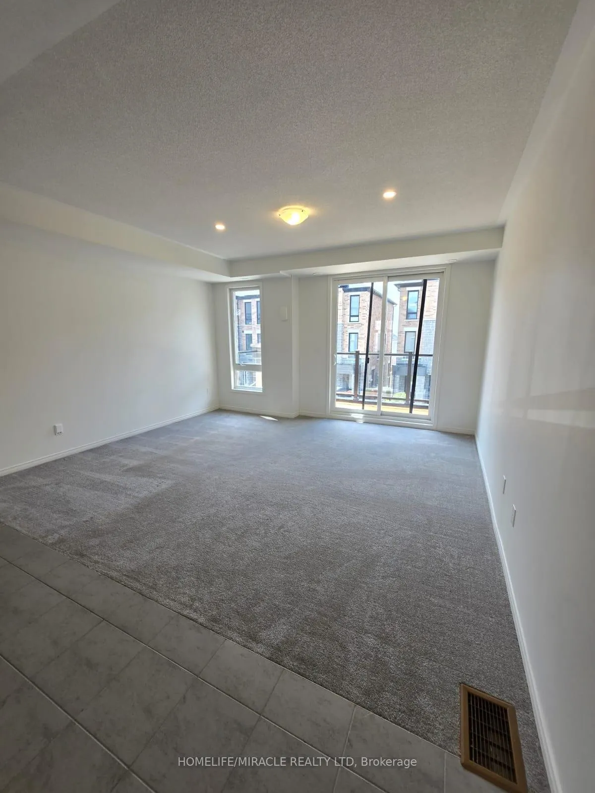 Photo 6 of 1431 Coral Spgs Path, Oshawa, Taunton — HOMEH
