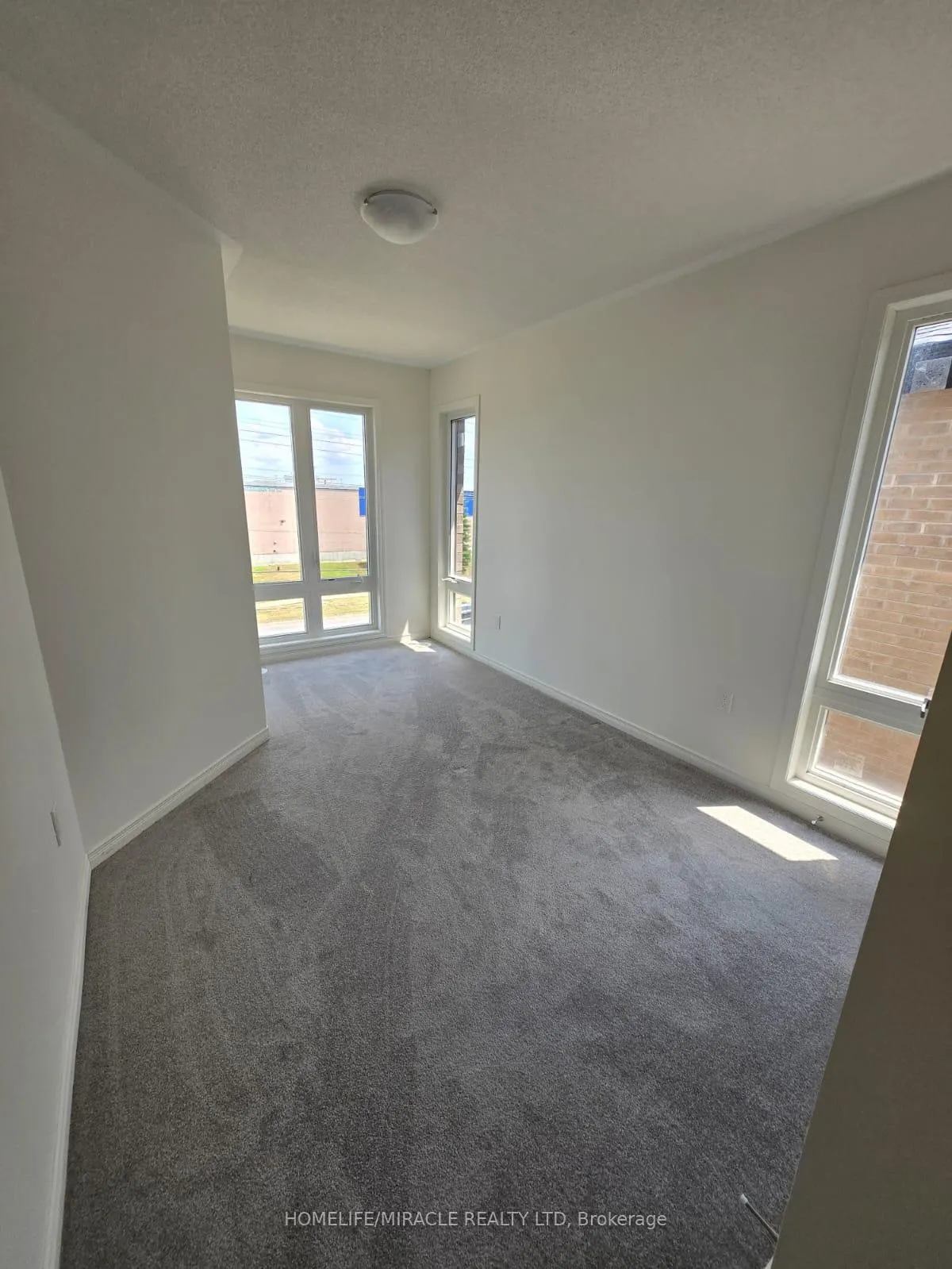 Photo 19 of 1431 Coral Spgs Path, Oshawa, Taunton — HOMEH
