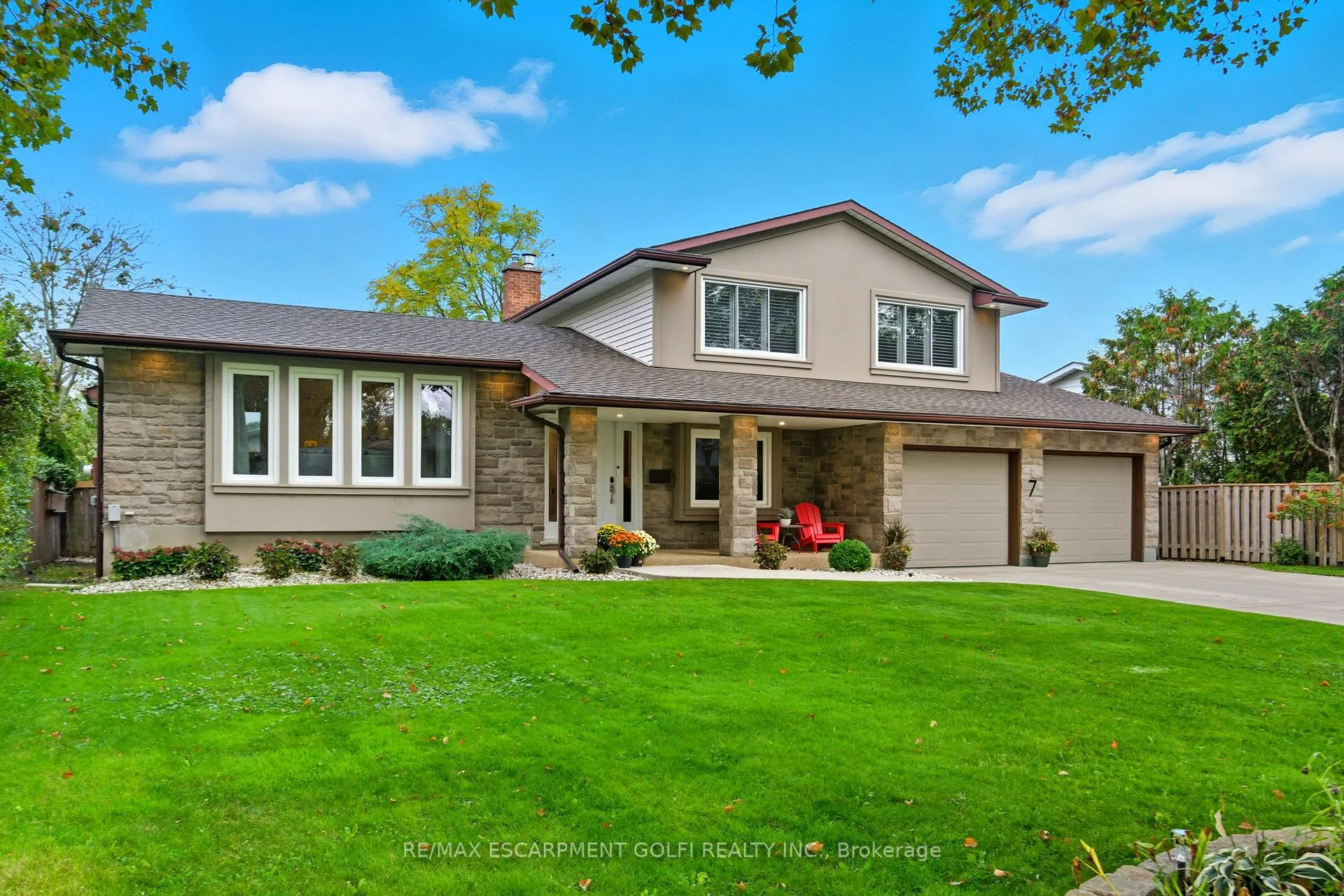 Photo 1 of 7 Kenmore Crescent, St. Catharines, Martindale Pond — HOMEH