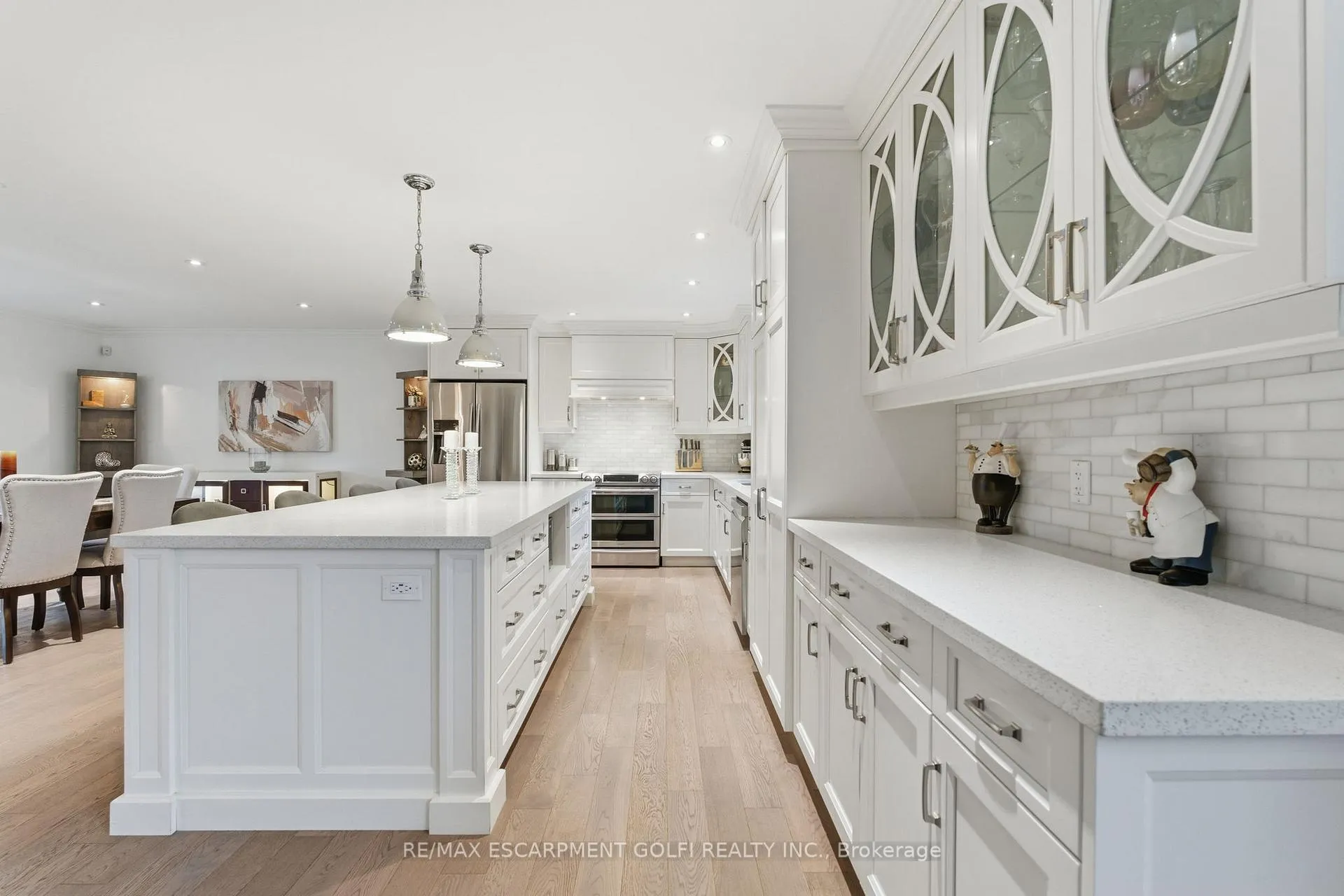 Photo 6 of 7 Kenmore Crescent, St. Catharines, Martindale Pond — HOMEH