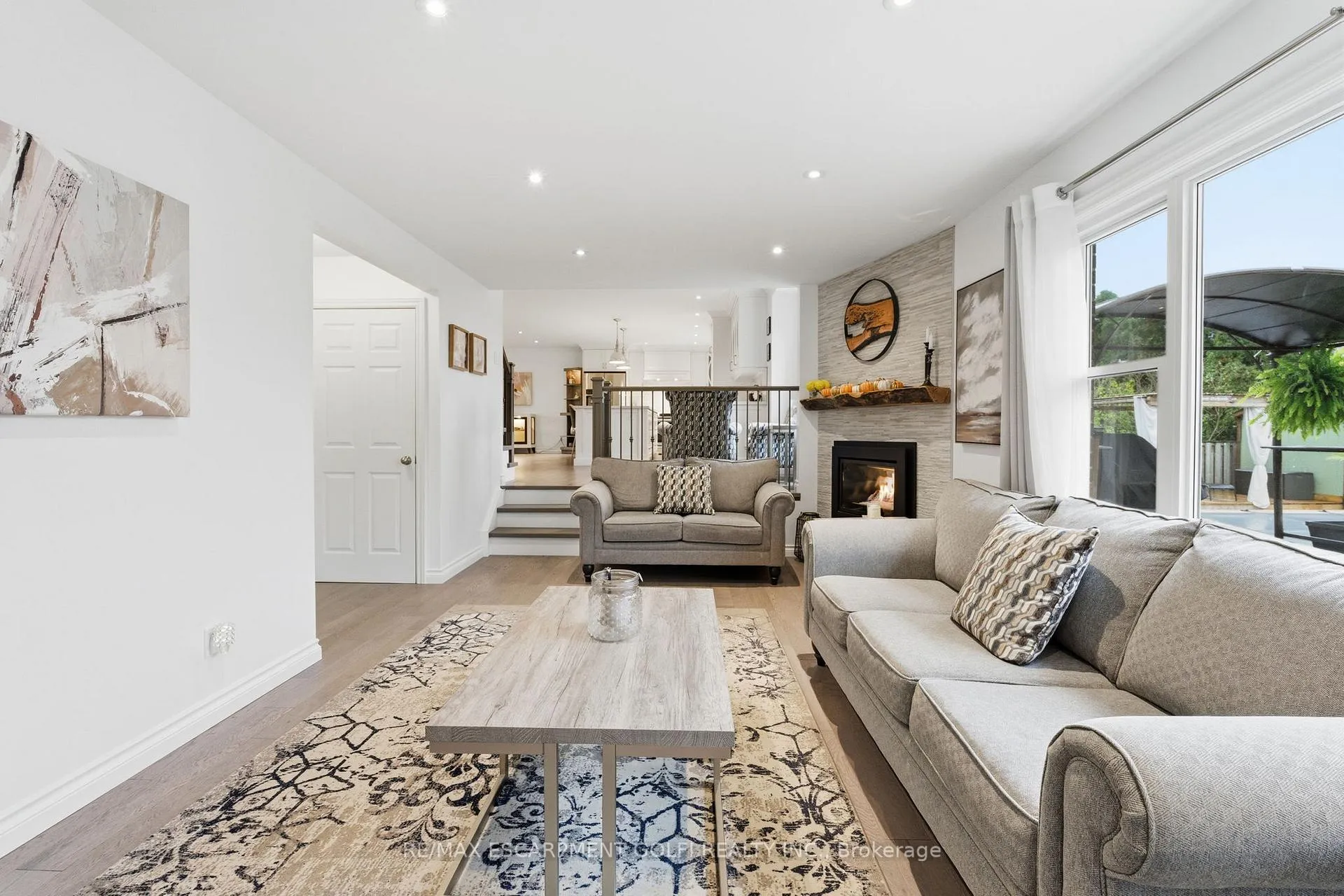 Photo 14 of 7 Kenmore Crescent, St. Catharines, Martindale Pond — HOMEH