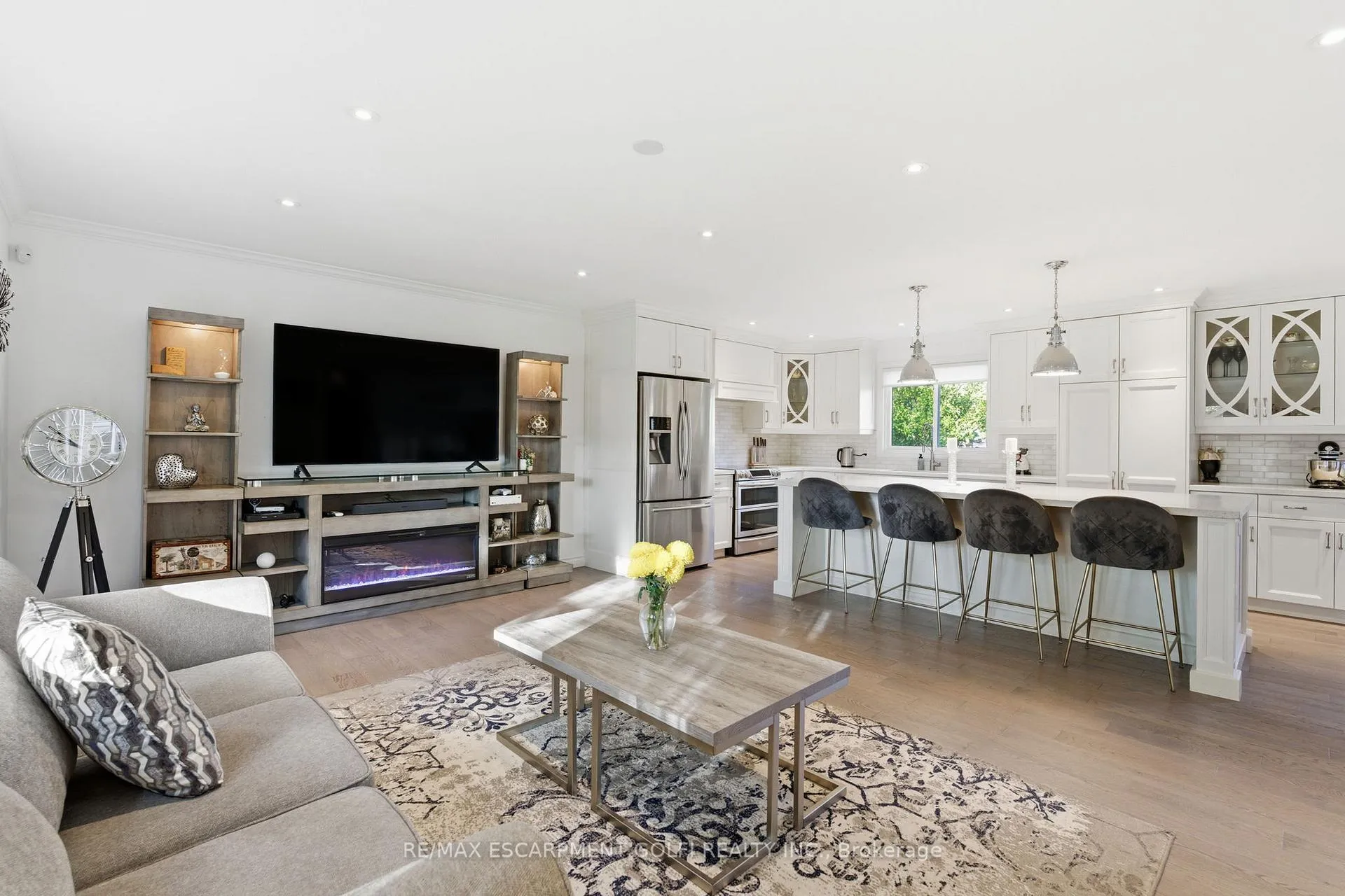 Photo 16 of 7 Kenmore Crescent, St. Catharines, Martindale Pond — HOMEH