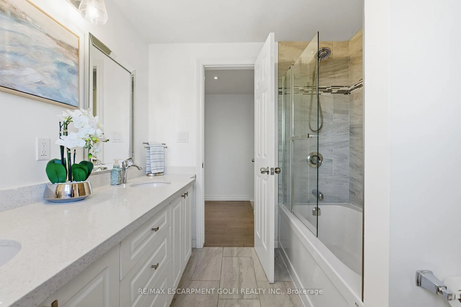 Photo 20 of 7 Kenmore Crescent, St. Catharines, Martindale Pond — HOMEH