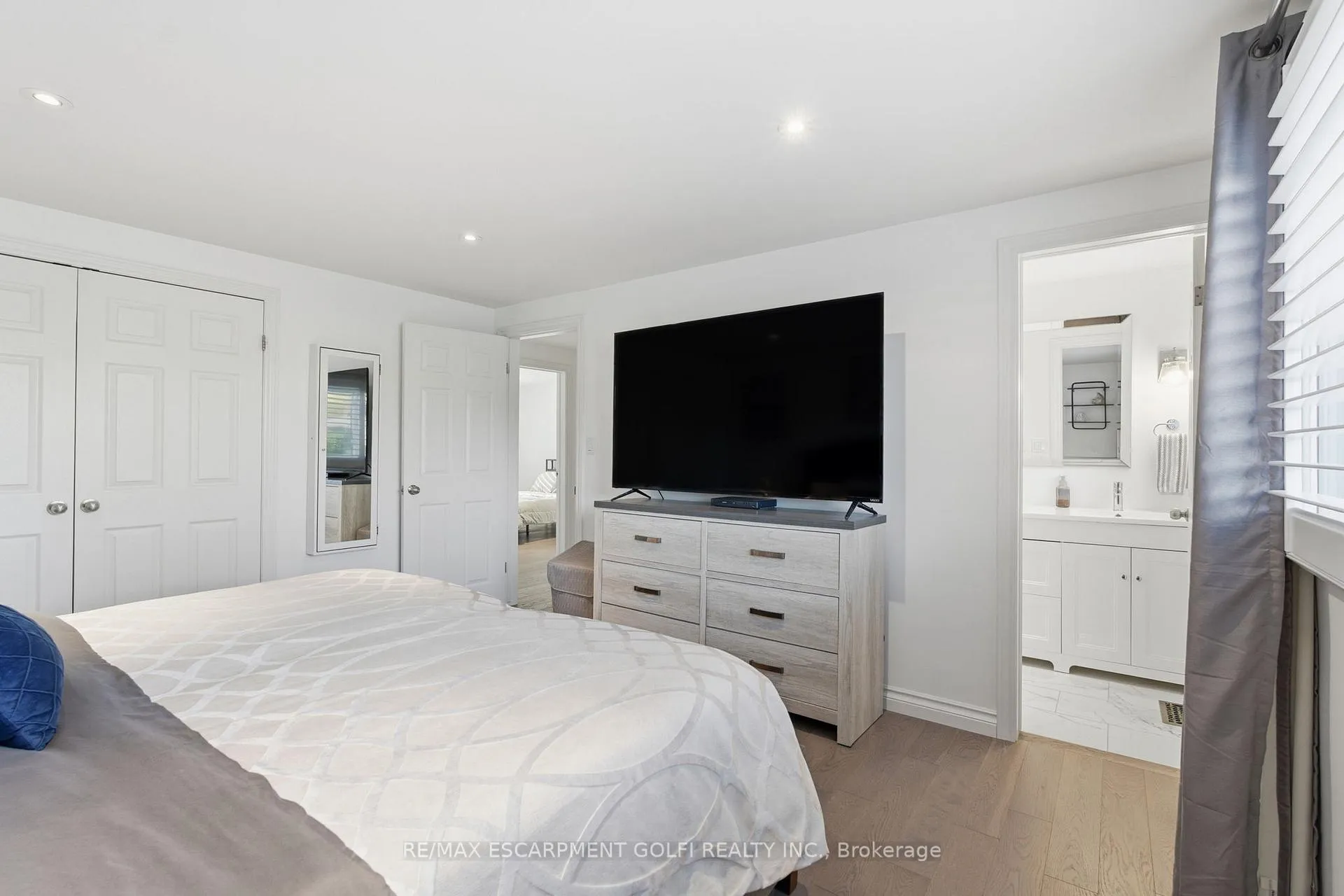 Photo 26 of 7 Kenmore Crescent, St. Catharines, Martindale Pond — HOMEH