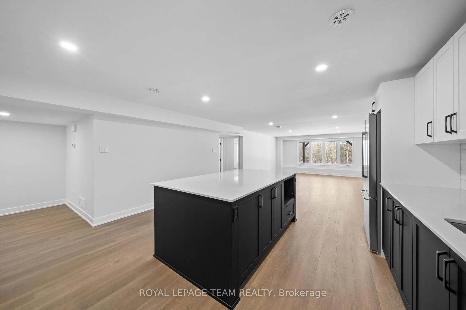 Photo 10 of Unit 2, 1116 Moore Street, Brockville — HOMEH