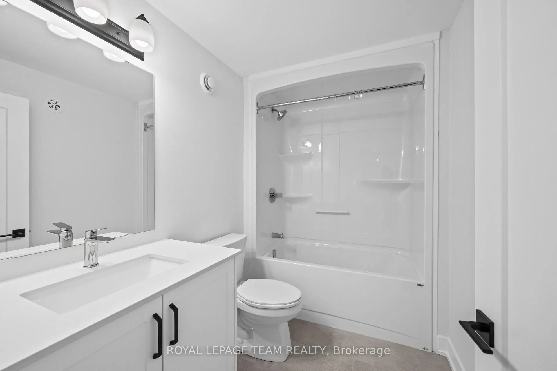 Photo 27 of Unit 2, 1116 Moore Street, Brockville — HOMEH