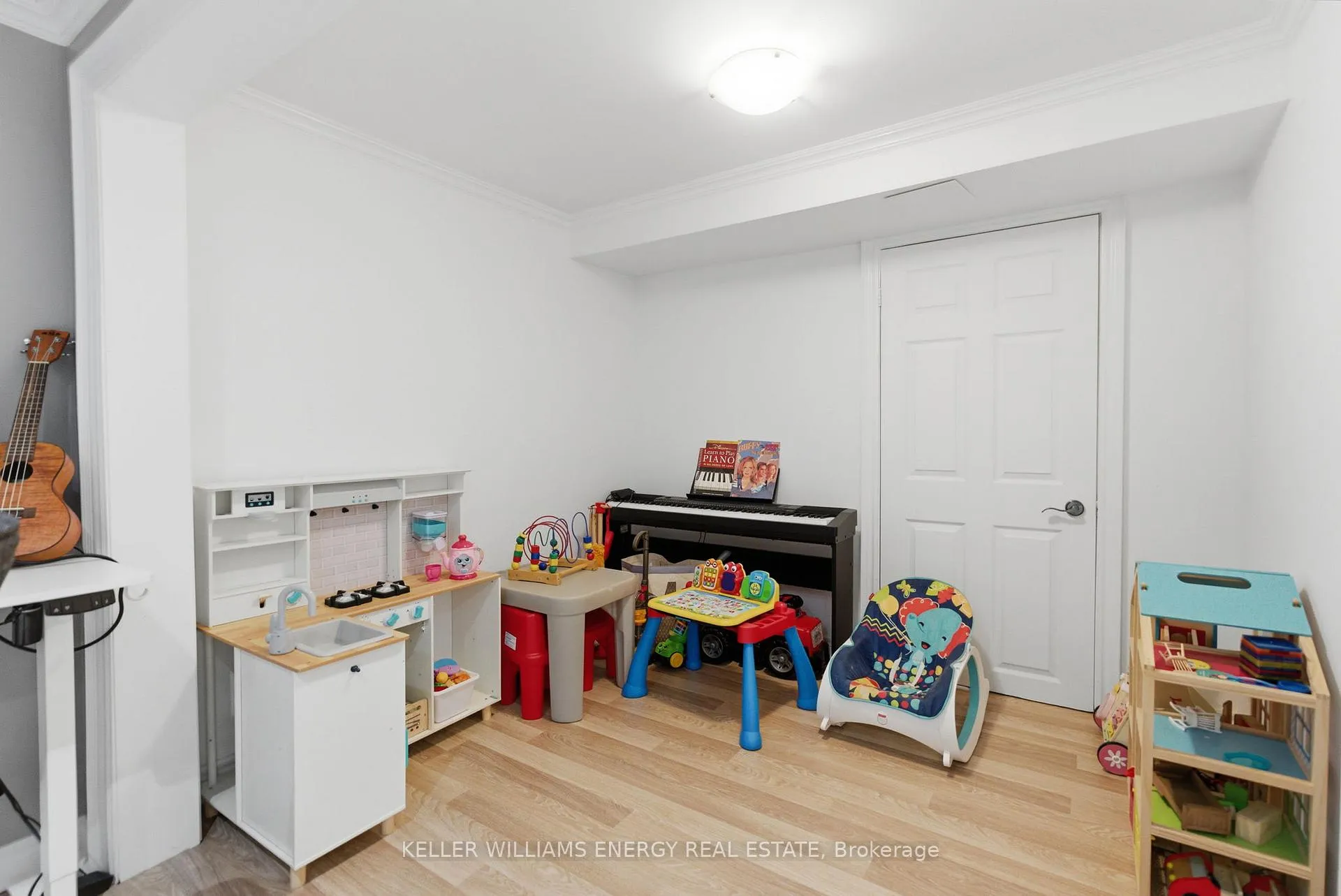 Photo 22 of Unit 12, 33 Taunton Road E, Oshawa, Centennial — HOMEH