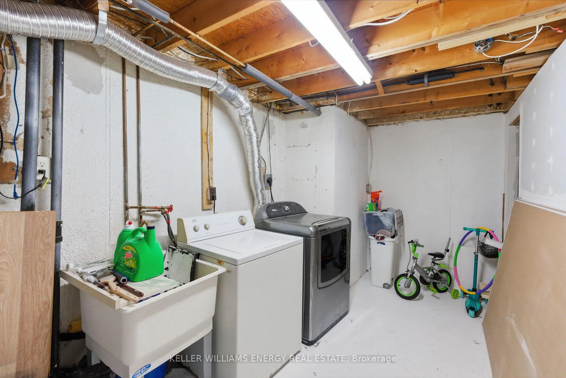 Photo 23 of Unit 12, 33 Taunton Road E, Oshawa, Centennial — HOMEH