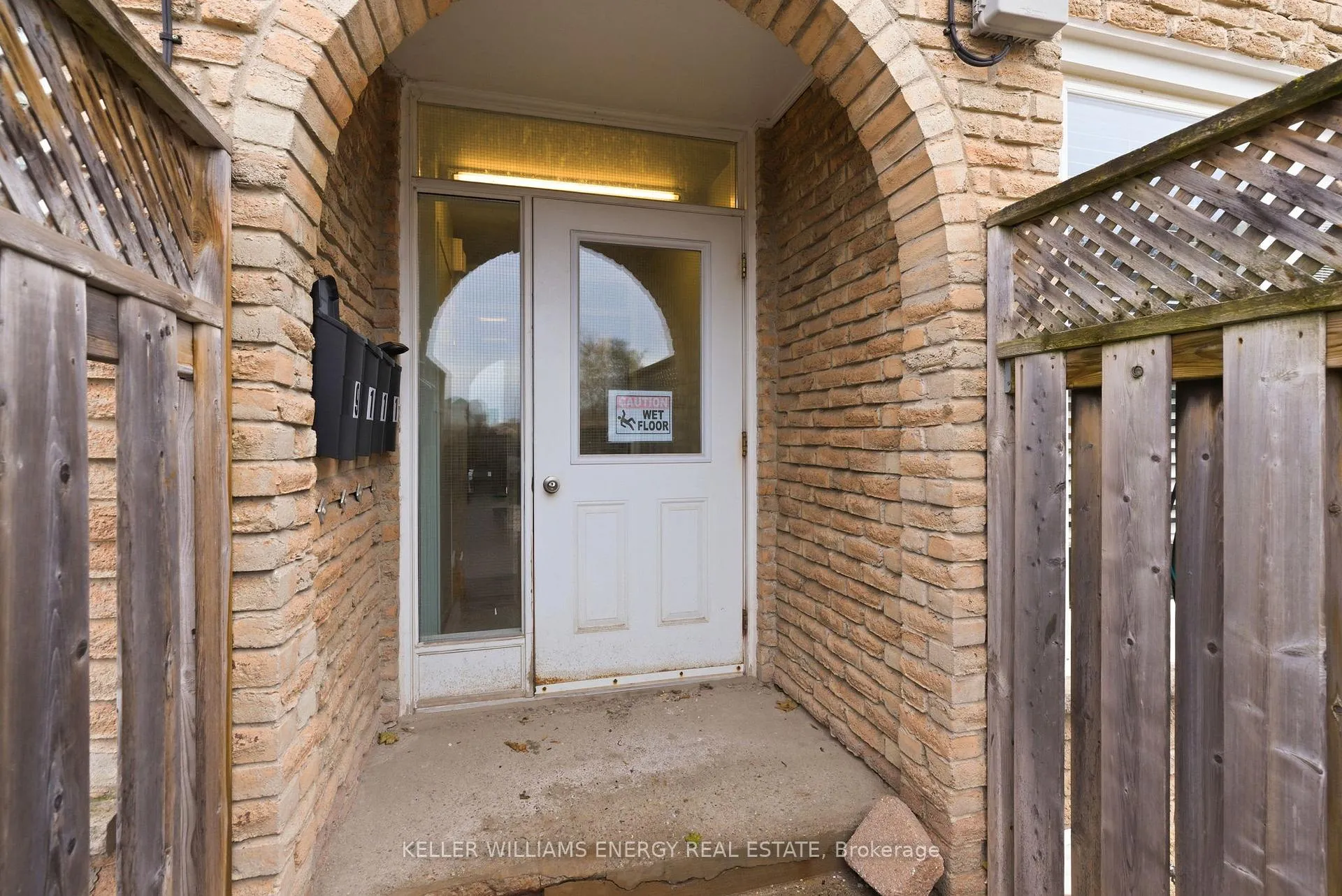 Photo 31 of Unit 12, 33 Taunton Road E, Oshawa, Centennial — HOMEH