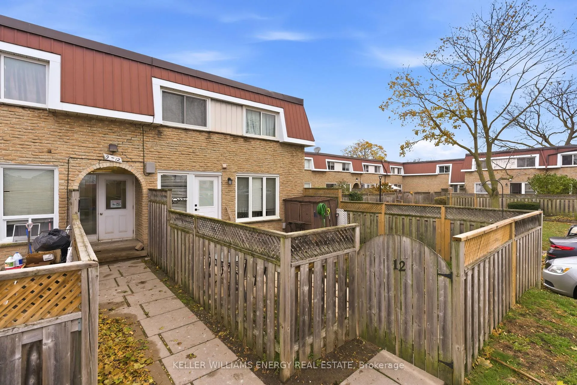 Photo 32 of Unit 12, 33 Taunton Road E, Oshawa, Centennial — HOMEH