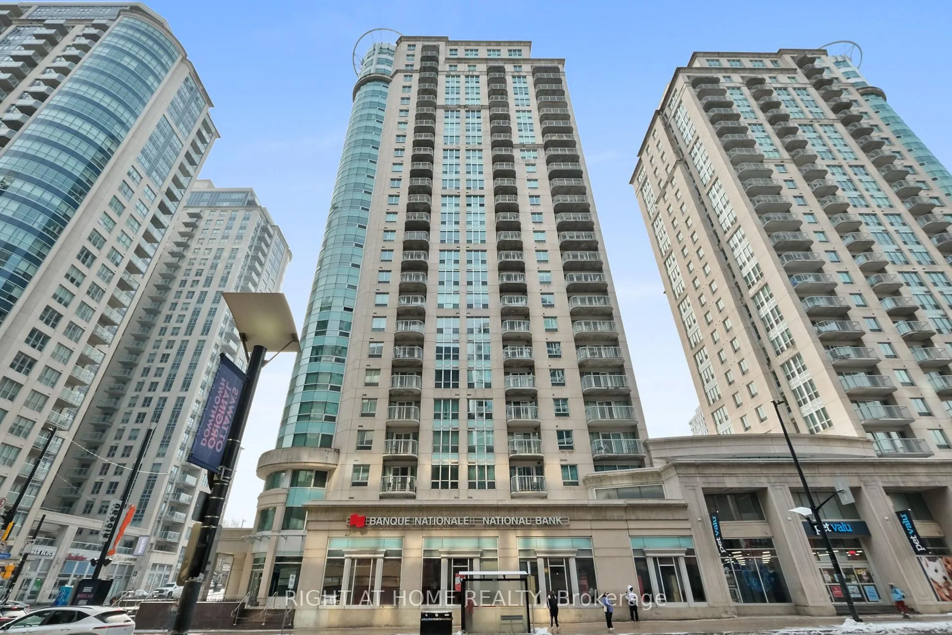 Front of Unit 2302, 234 Rideau Street