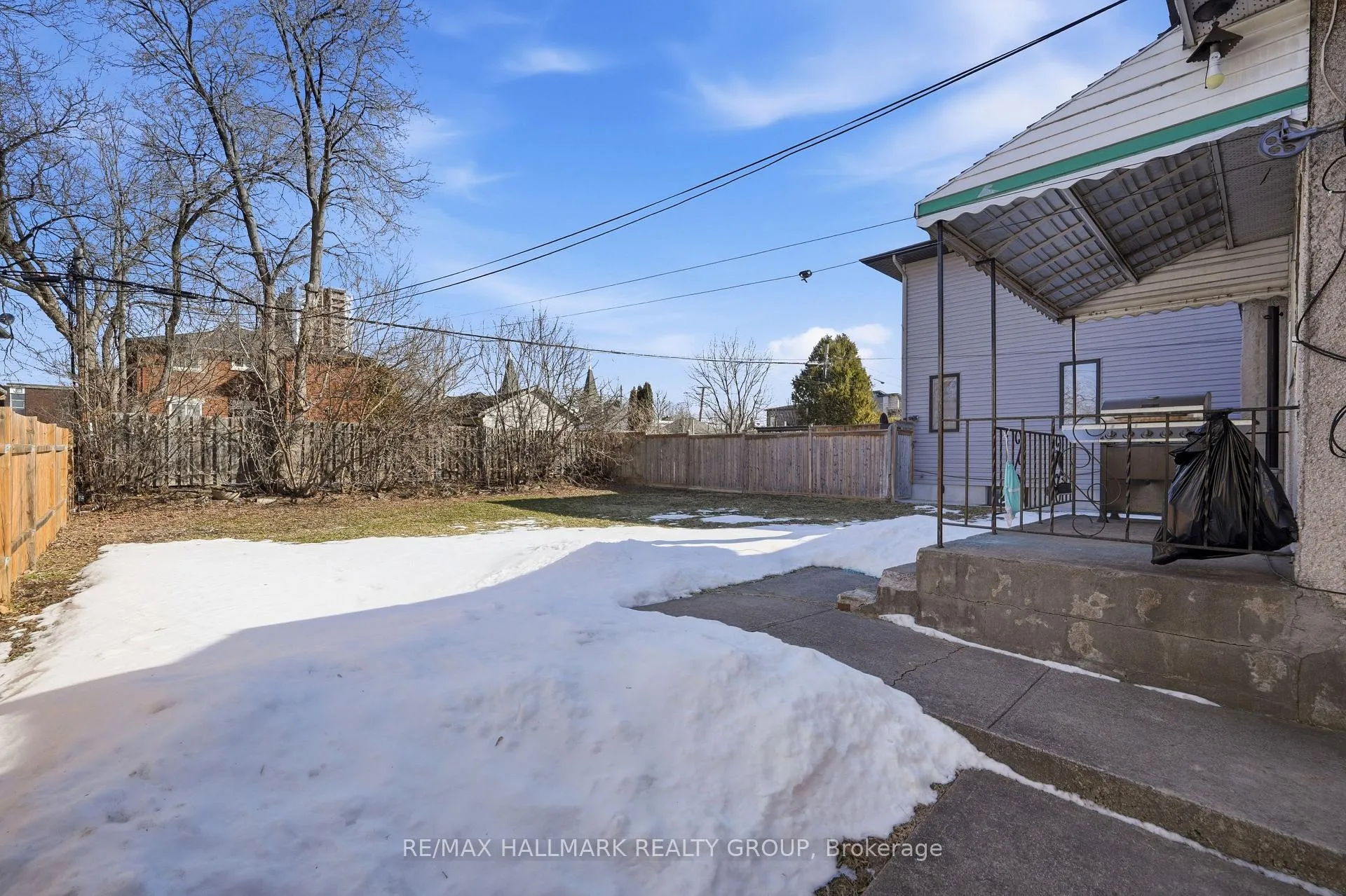 Photo 2 of 211 Columbus Avenue, Ottawa, Overbrook/Castle Heights — HOMEH