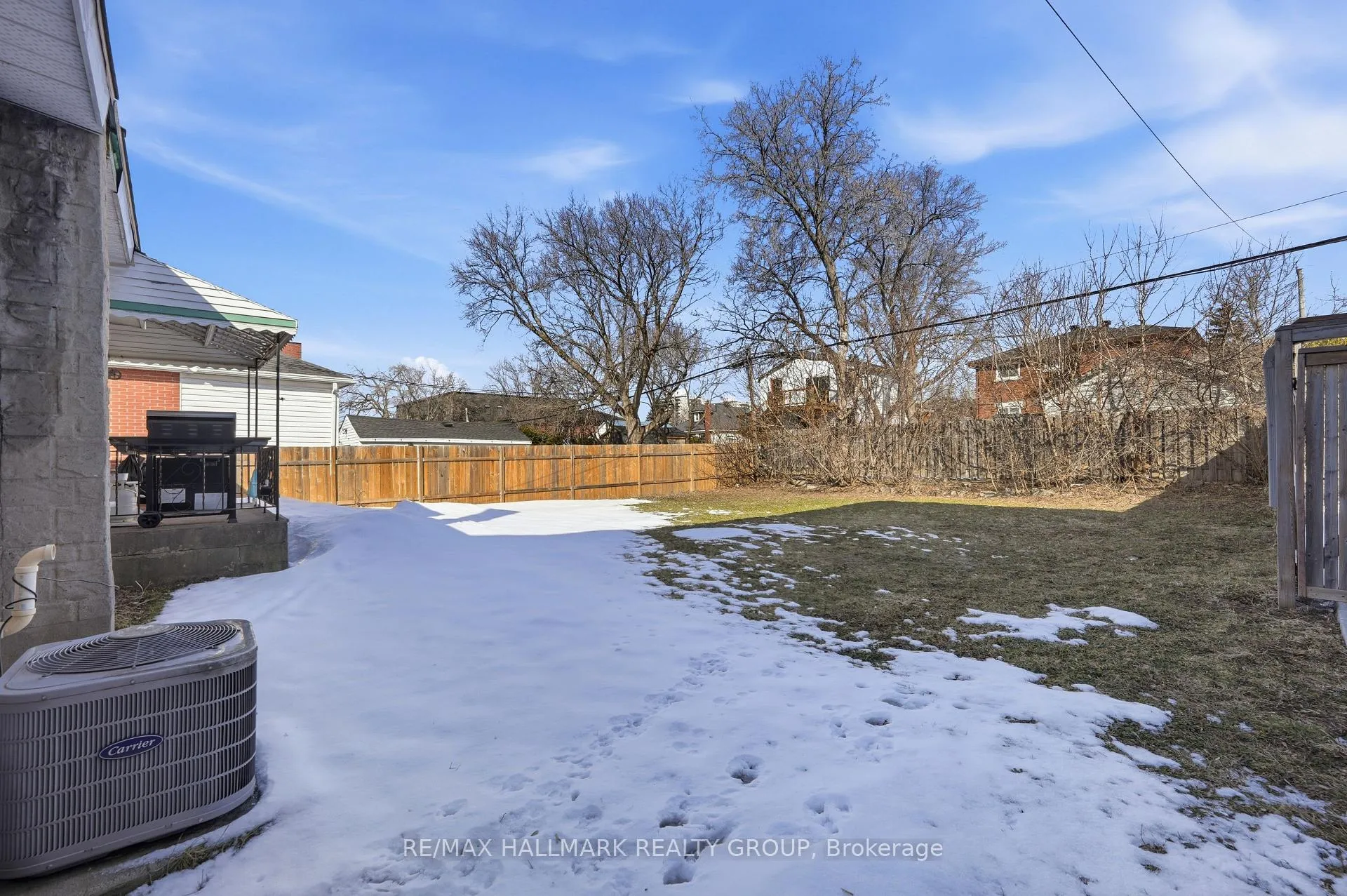 Photo 3 of 211 Columbus Avenue, Ottawa, Overbrook/Castle Heights — HOMEH