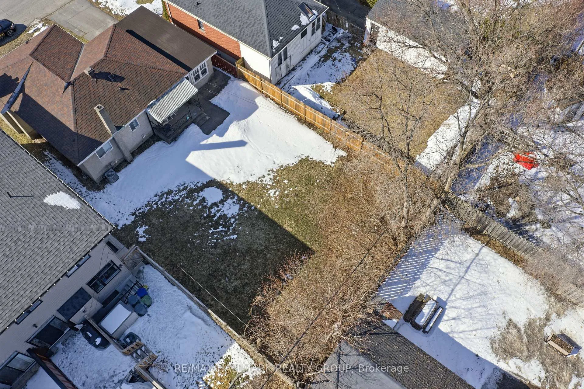 Photo 8 of 211 Columbus Avenue, Ottawa, Overbrook/Castle Heights — HOMEH