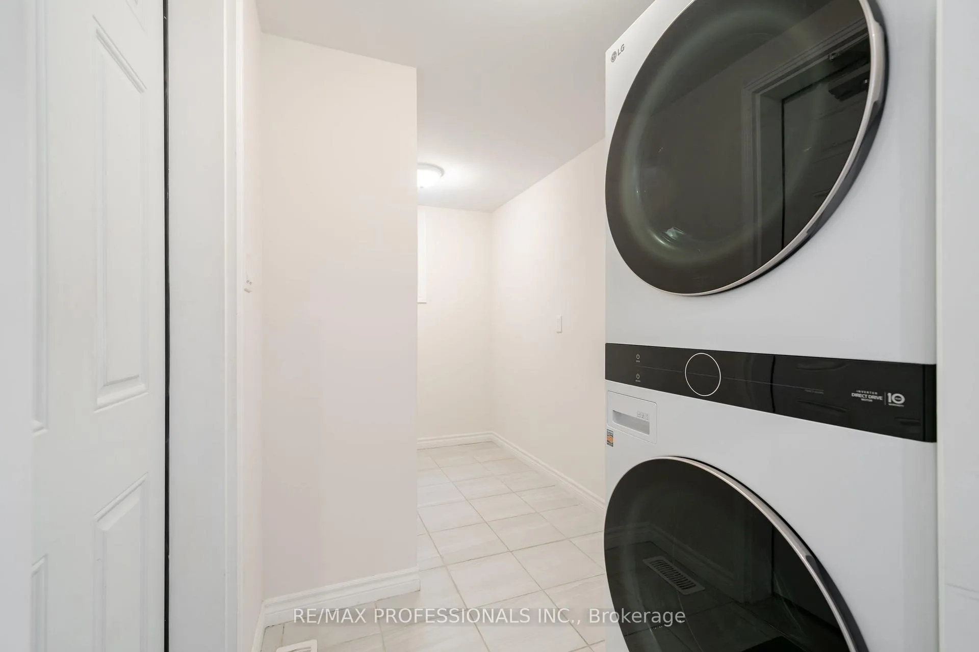 Photo 6 of 22 Thomas Bird Street, Clarington, Bowmanville — HOMEH