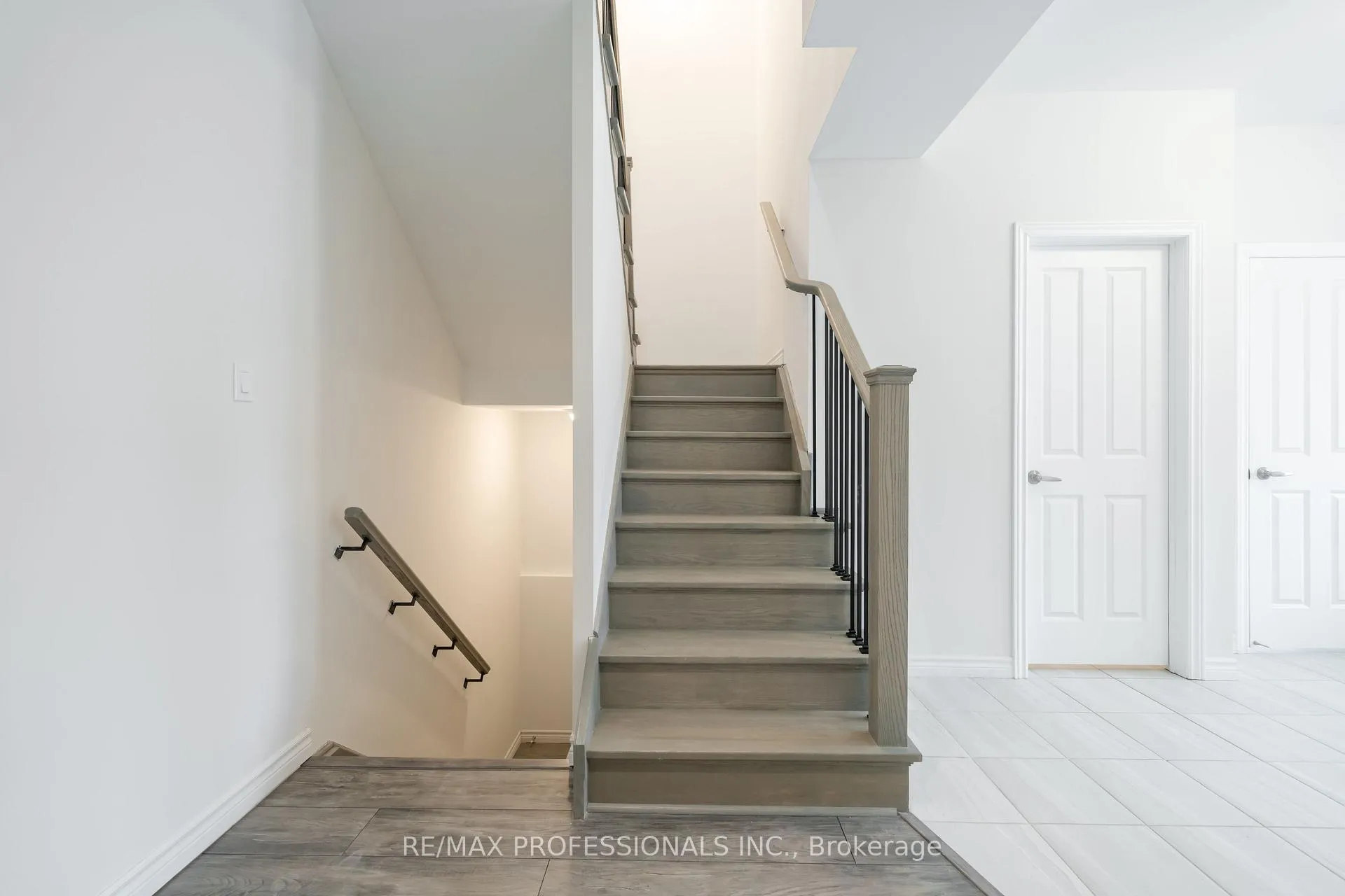 Photo 7 of 22 Thomas Bird Street, Clarington, Bowmanville — HOMEH