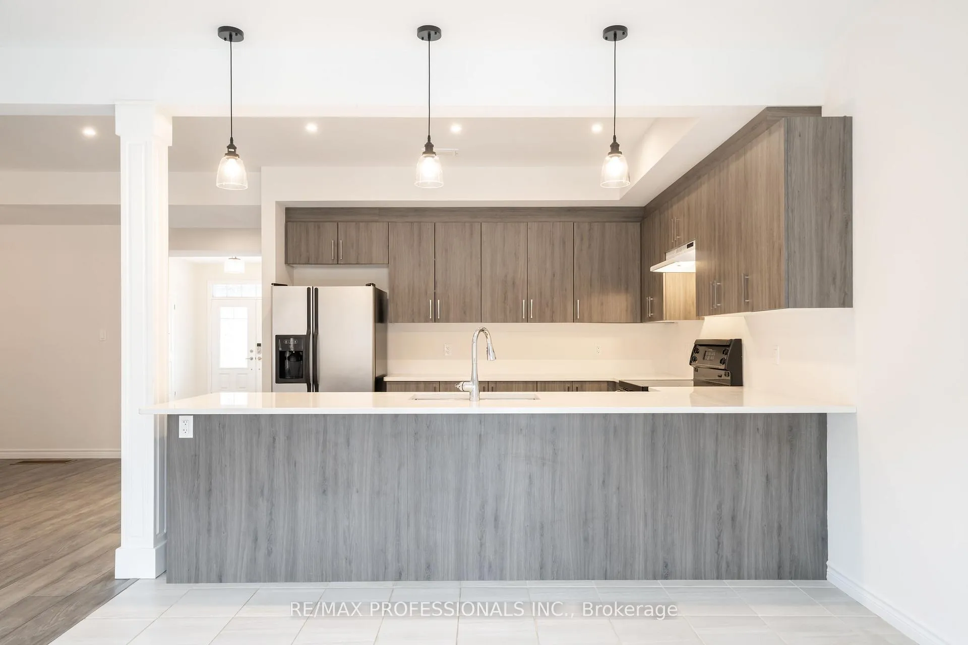Photo 9 of 22 Thomas Bird Street, Clarington, Bowmanville — HOMEH