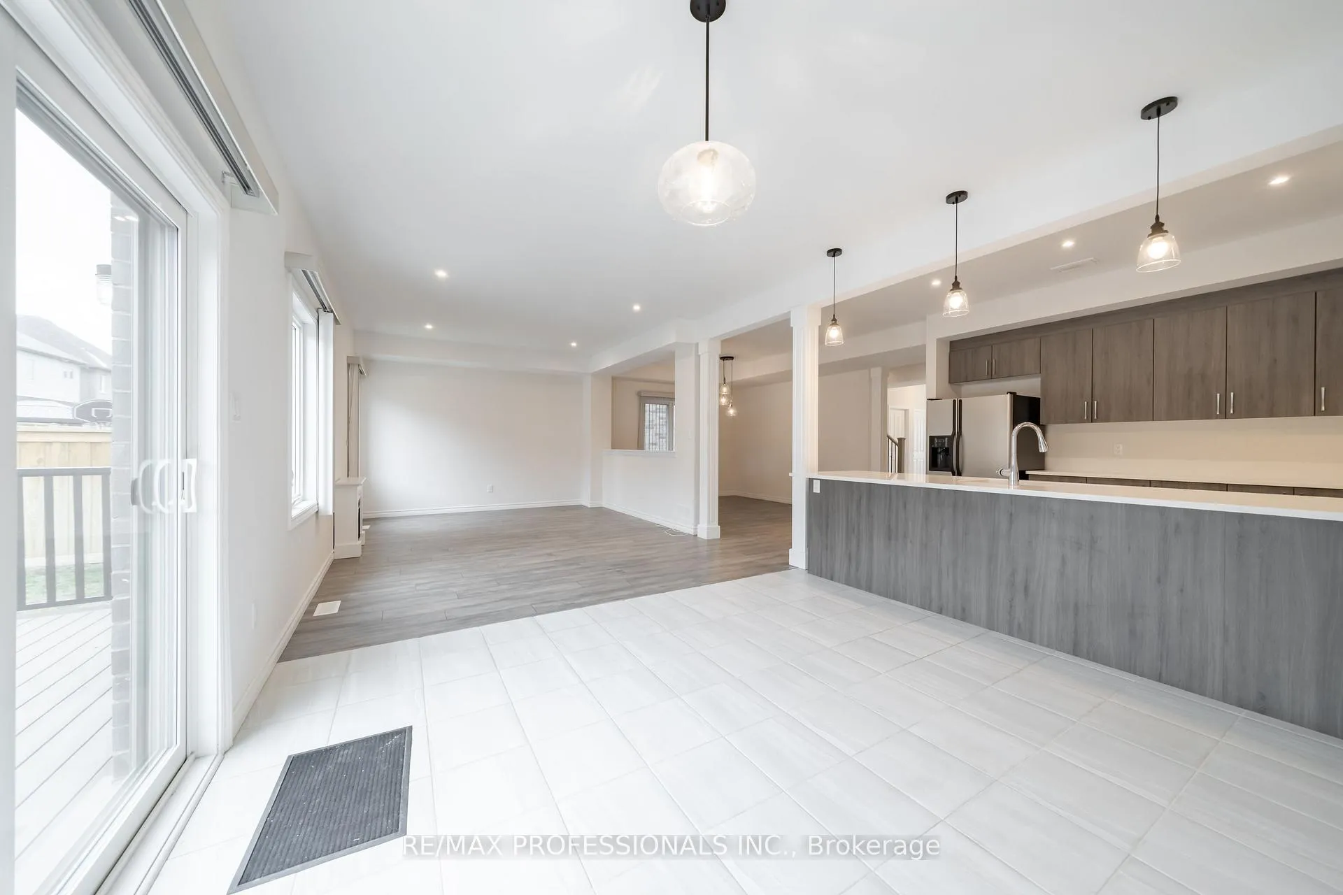 Photo 12 of 22 Thomas Bird Street, Clarington, Bowmanville — HOMEH