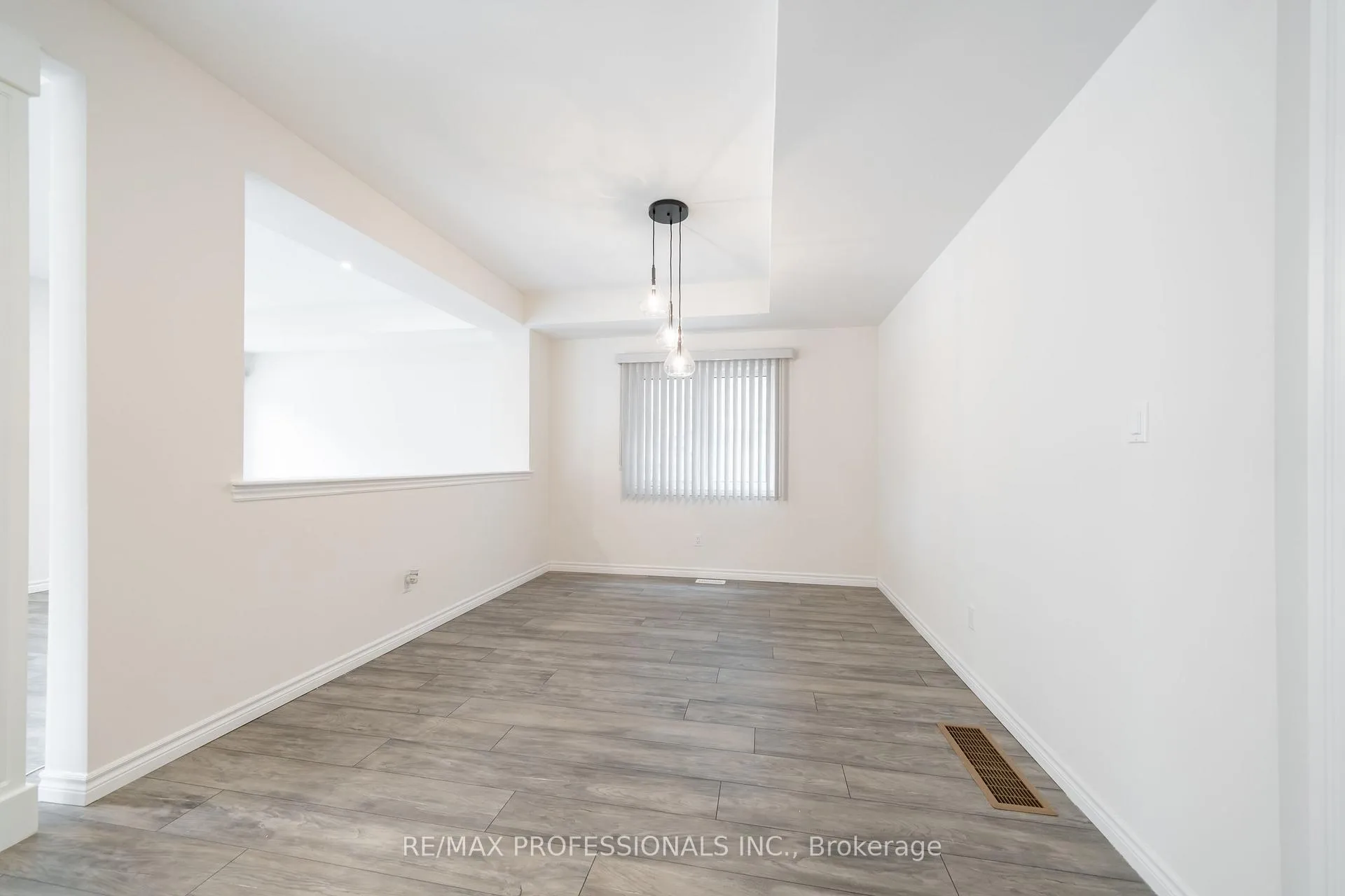 Photo 18 of 22 Thomas Bird Street, Clarington, Bowmanville — HOMEH