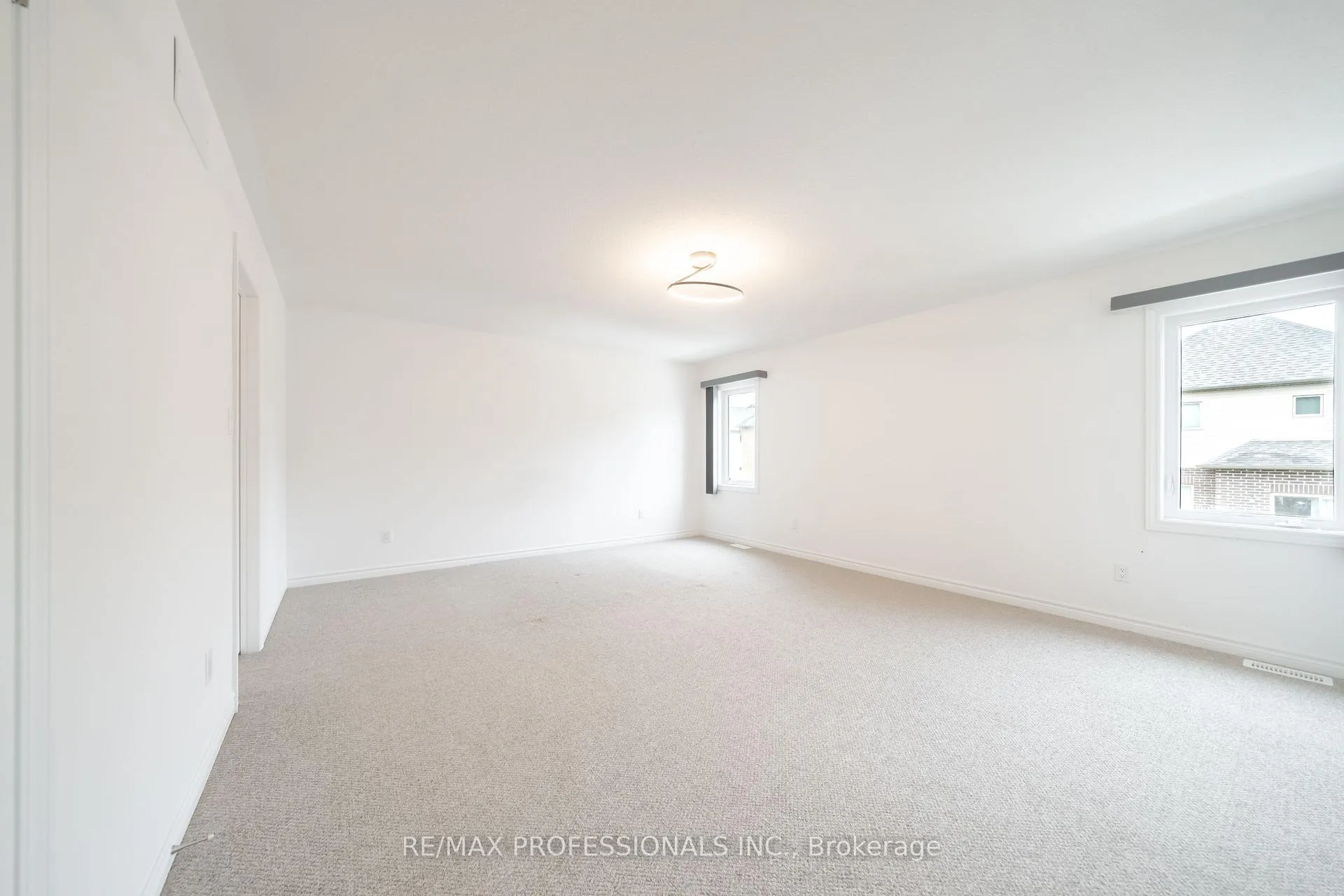 Photo 23 of 22 Thomas Bird Street, Clarington, Bowmanville — HOMEH