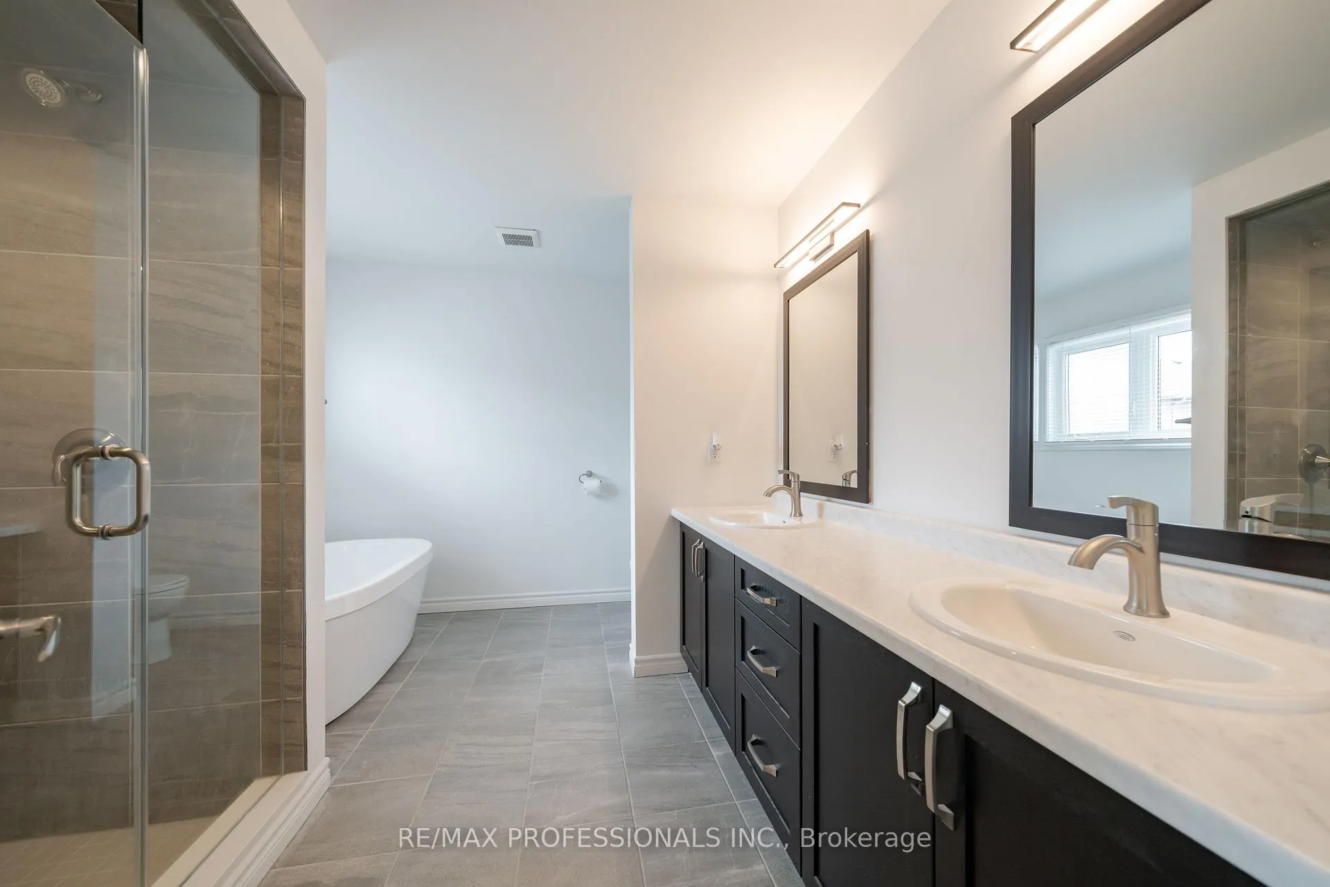 Photo 27 of 22 Thomas Bird Street, Clarington, Bowmanville — HOMEH