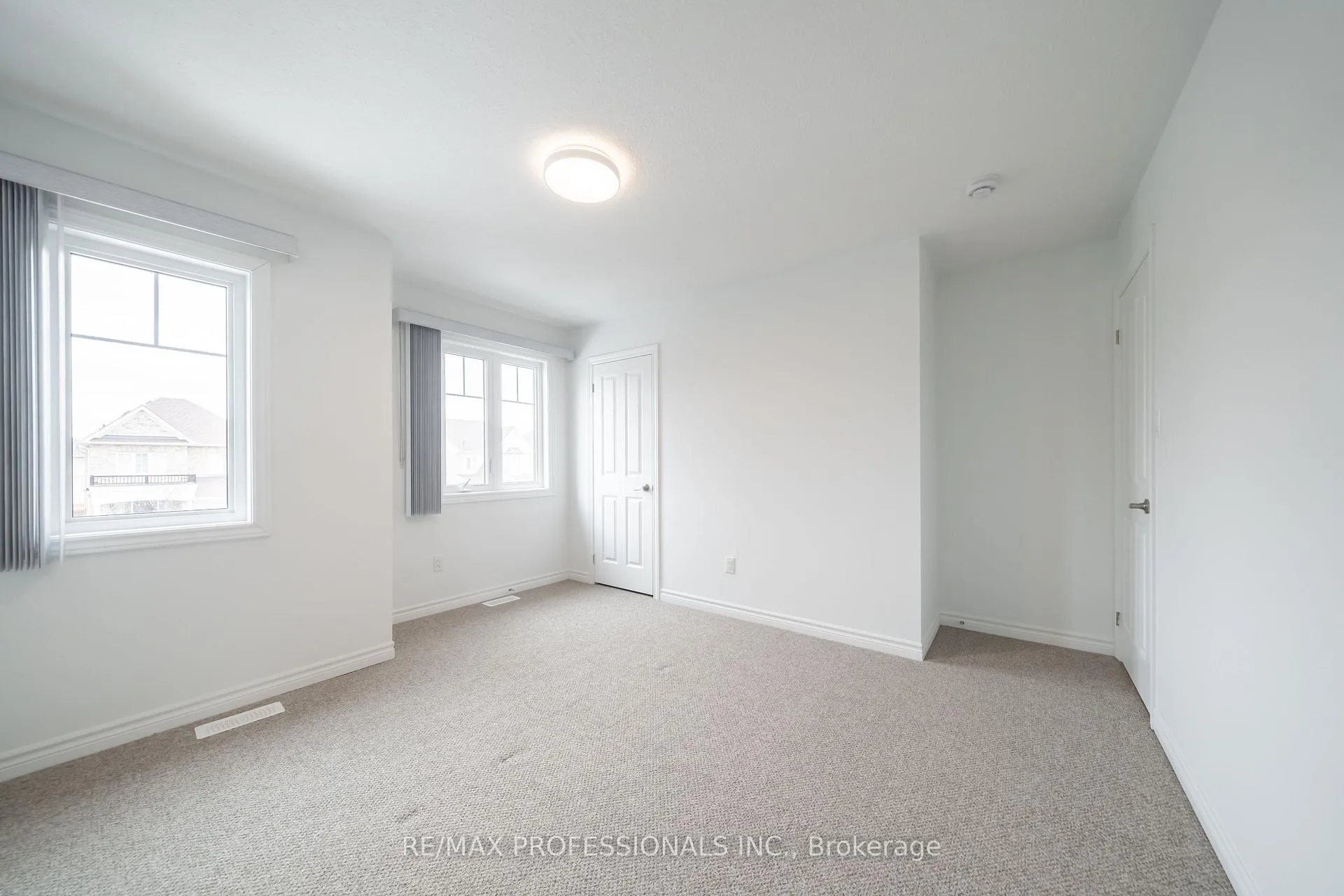 Photo 35 of 22 Thomas Bird Street, Clarington, Bowmanville — HOMEH