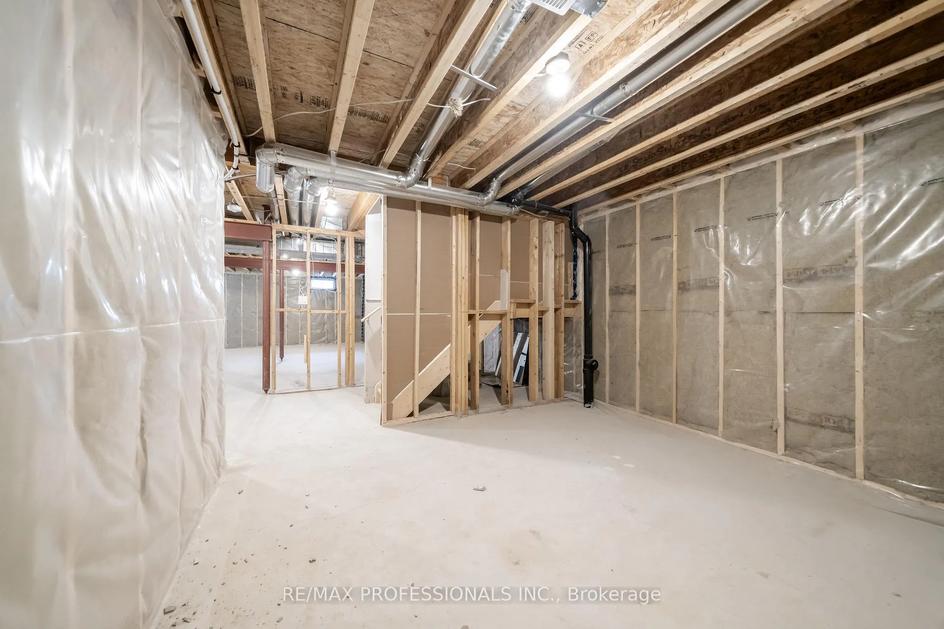 Photo 36 of 22 Thomas Bird Street, Clarington, Bowmanville — HOMEH