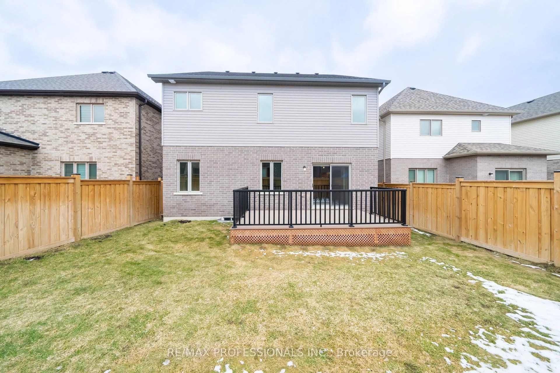 Photo 38 of 22 Thomas Bird Street, Clarington, Bowmanville — HOMEH