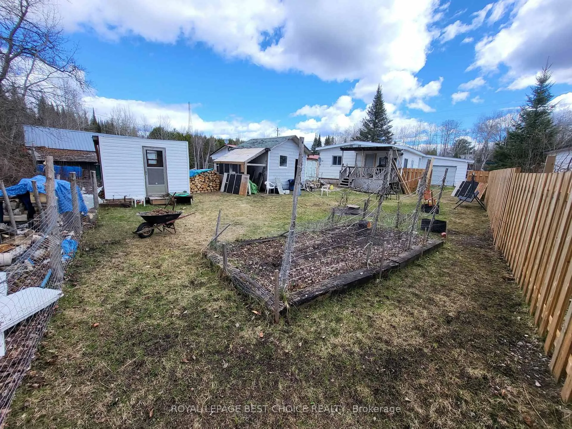 Photo 20 of 208 Goward Avenue, Temagami — HOMEH