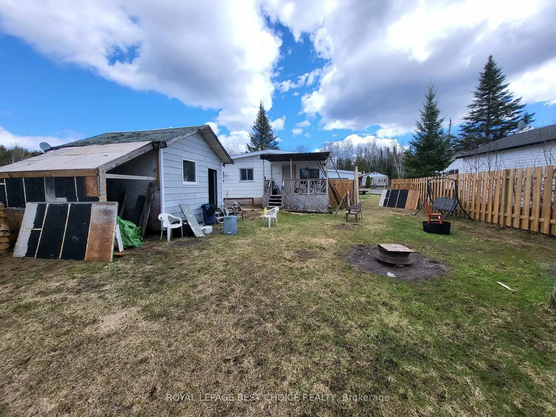 Photo 21 of 208 Goward Avenue, Temagami — HOMEH