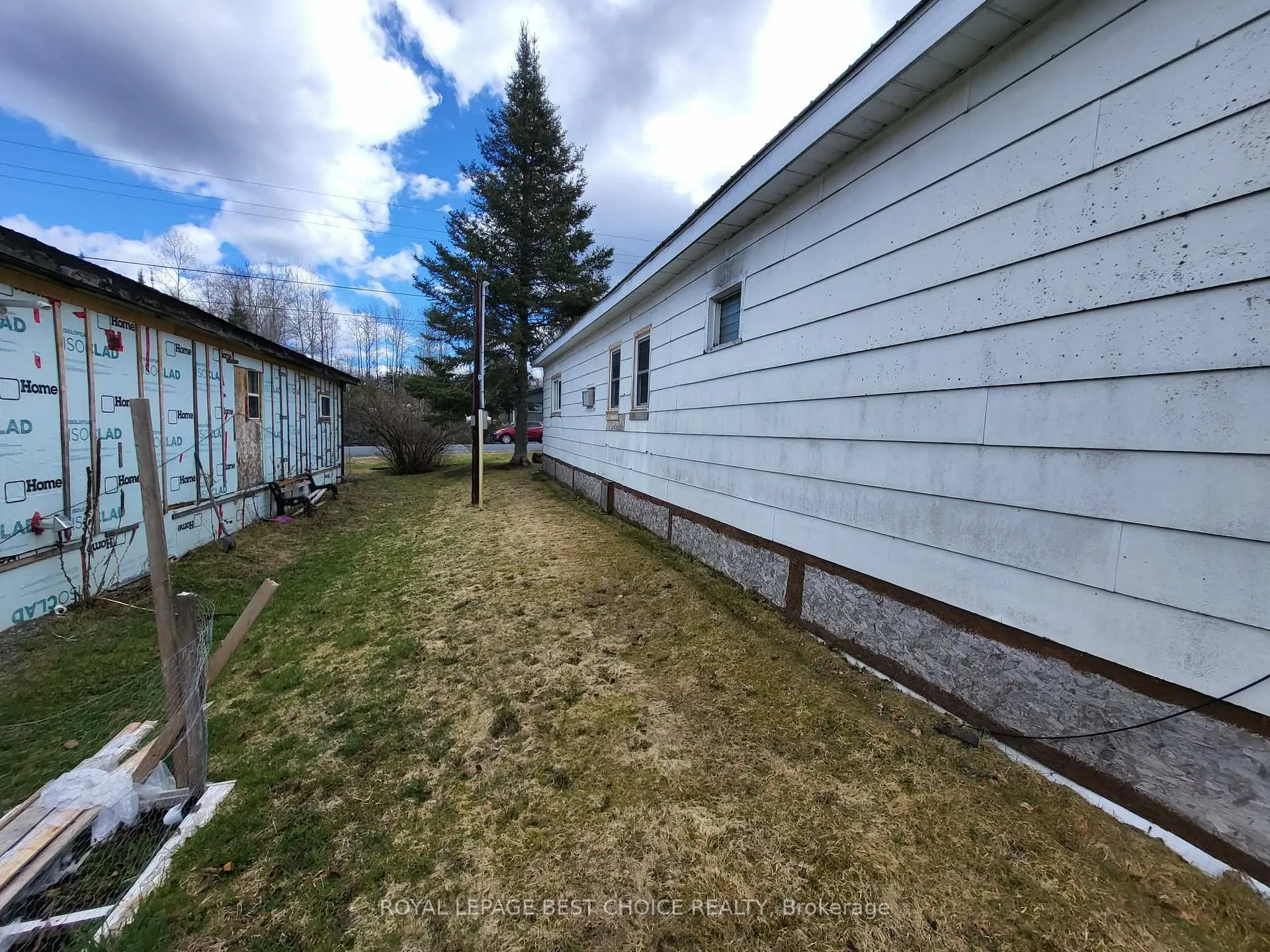 Photo 24 of 208 Goward Avenue, Temagami — HOMEH