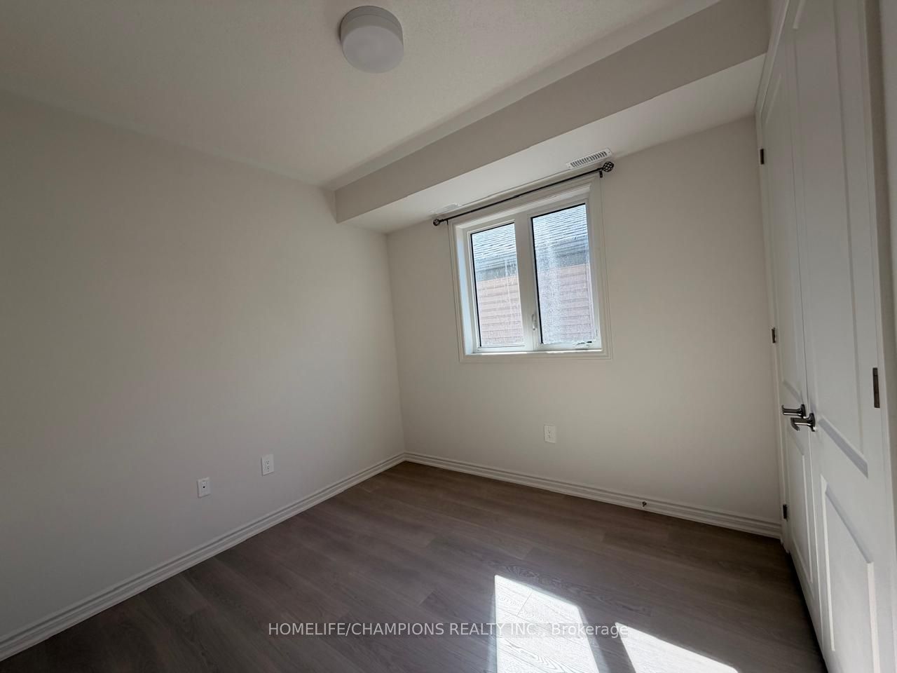 Photo 9 of 98 Donald Cameron Crescent, Clarington, Courtice — HOMEH
