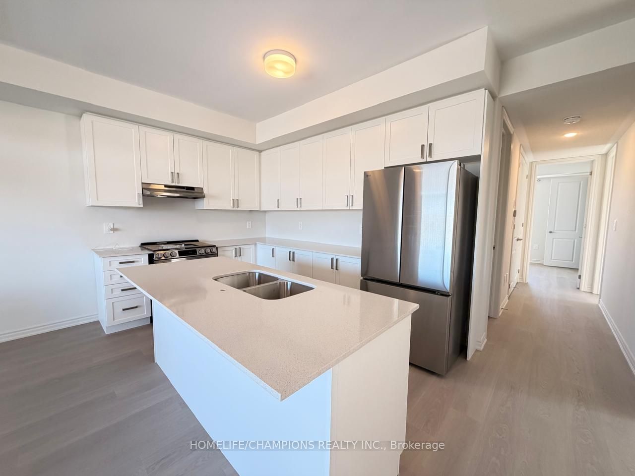 Photo 5 of 98 Donald Cameron Crescent, Clarington, Courtice — HOMEH