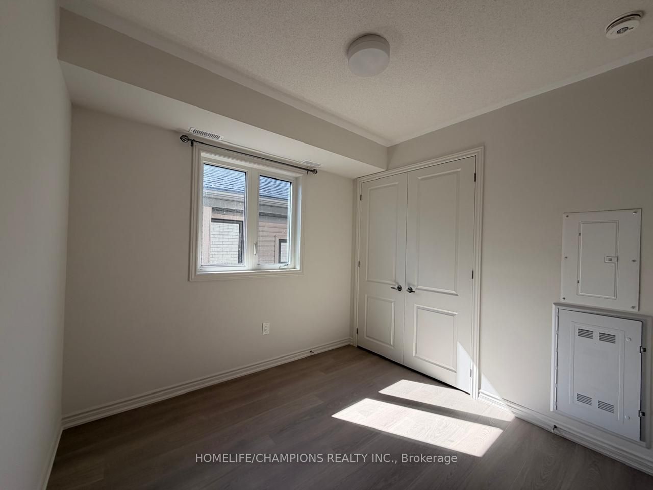 Photo 11 of 98 Donald Cameron Crescent, Clarington, Courtice — HOMEH