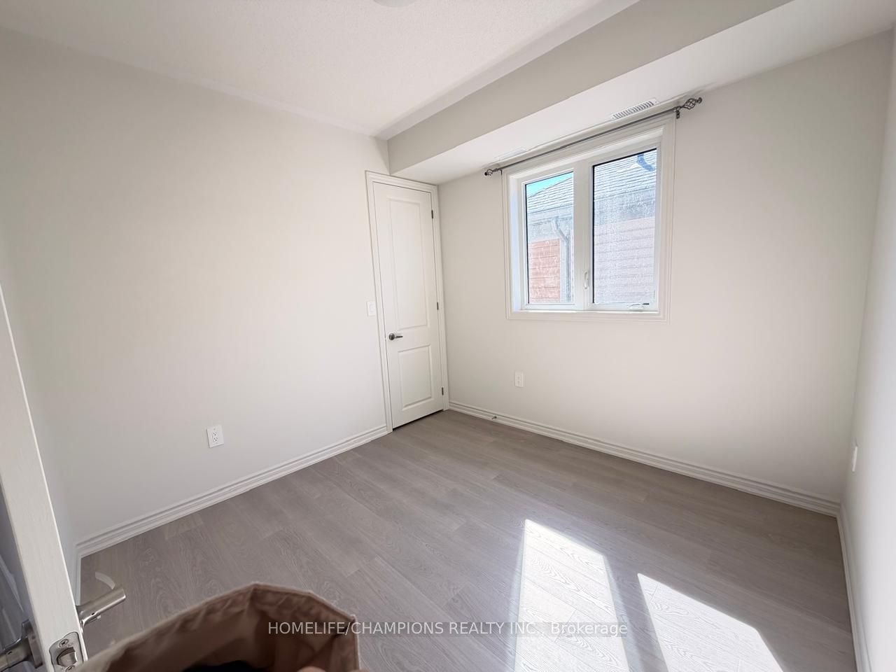 Photo 14 of 98 Donald Cameron Crescent, Clarington, Courtice — HOMEH